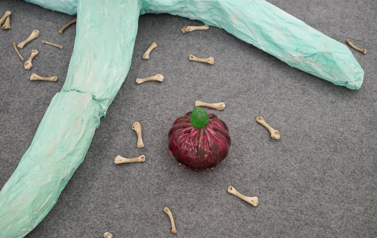Anna Walther “Sessional Shaman” (detalje), 2019. Foto: Sonja Lillebæk Christensen.