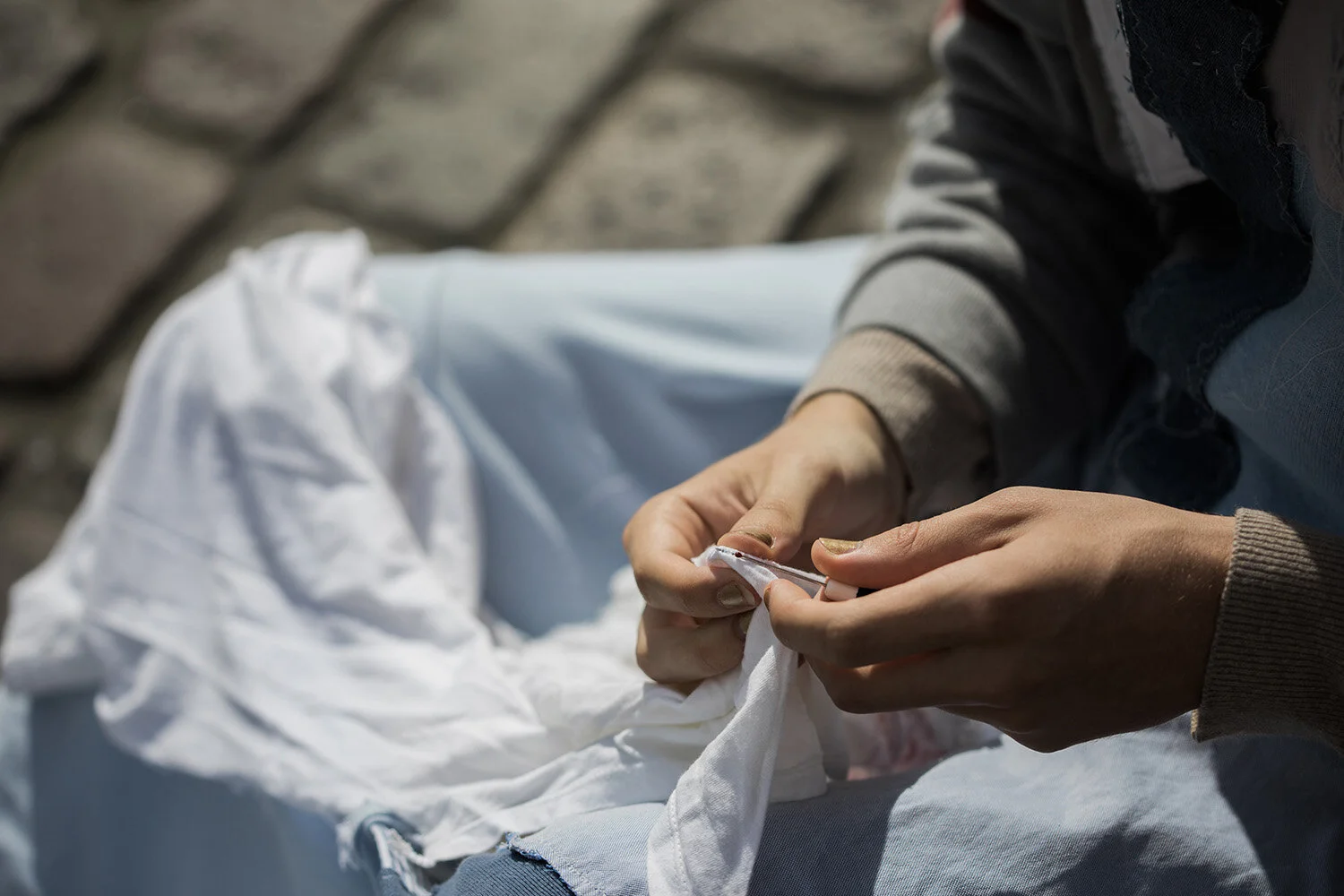Hannah Heilmann, Hvert et stykke (2019). Performance på Lille Torv i Aarhus. Foto: Malte Riis.