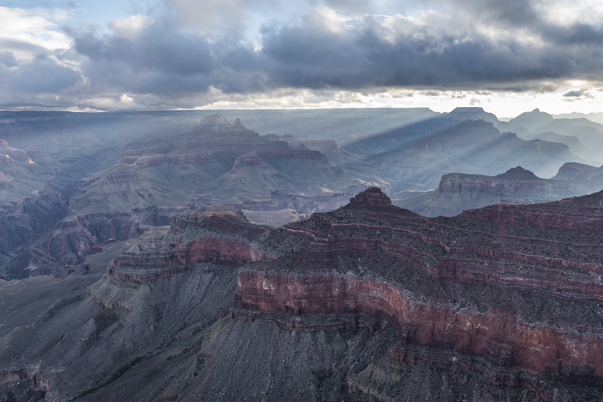 Grand Canyon NP, AZ: sunrise from Yavapai Point