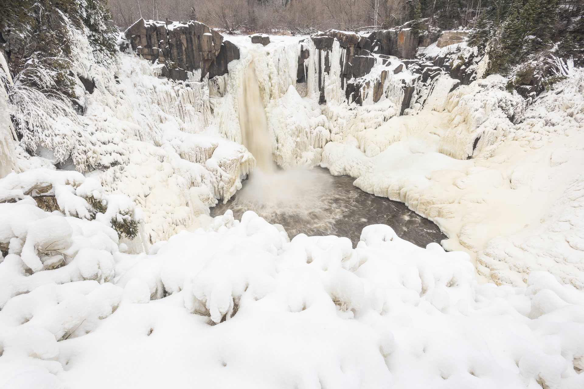 Winter wonderland: partially frozen Pigeon Falls.
