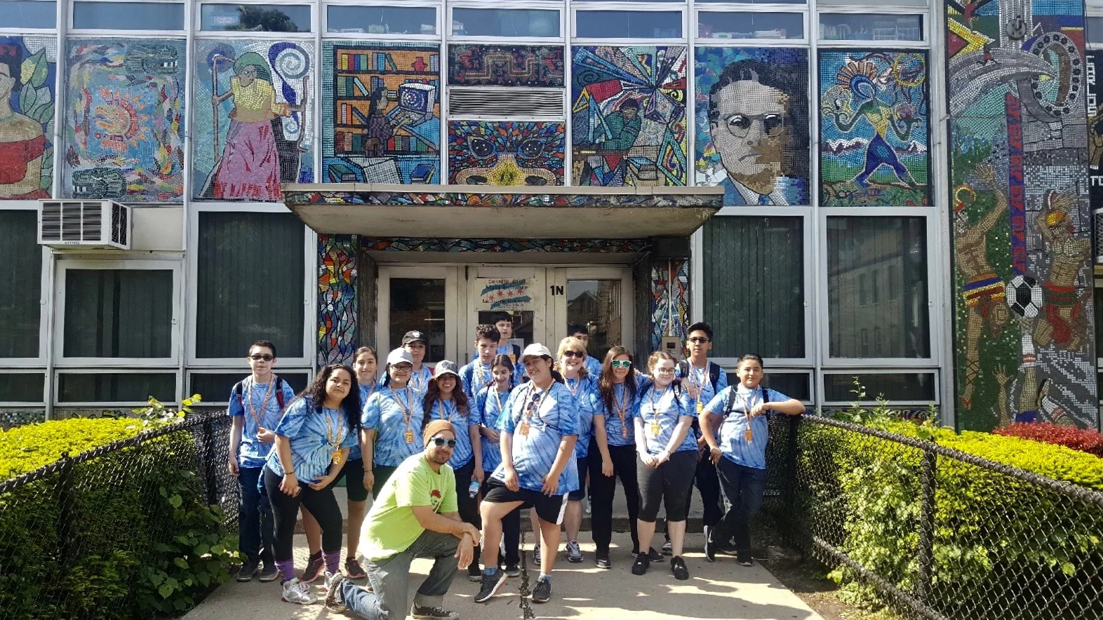 St Joseph School from aurora,IL visits Cooper elementary's Mosaic Murals 