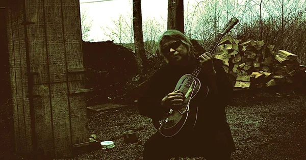Strummin-Dog.jpg