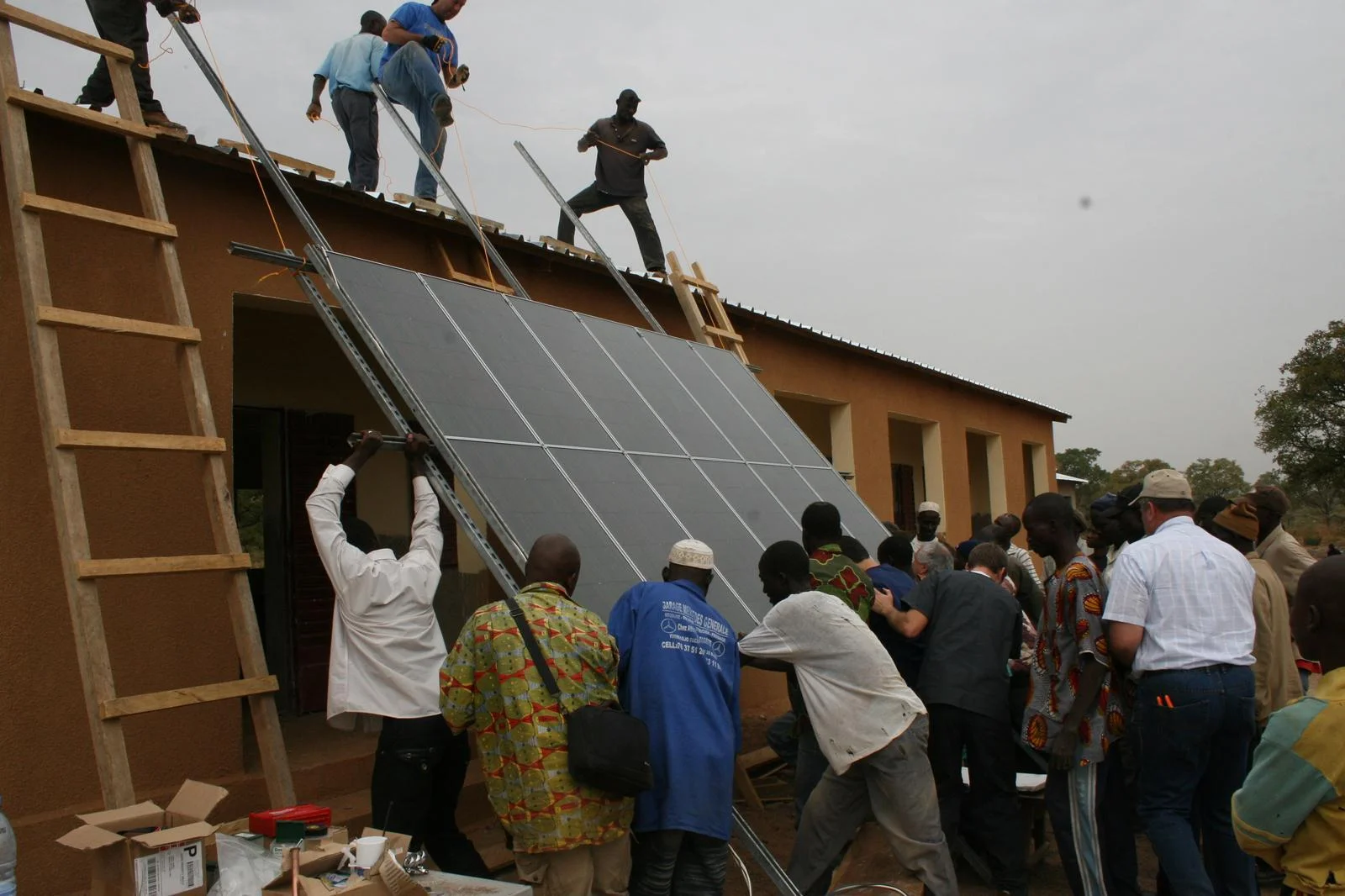 installingsolar.jpg