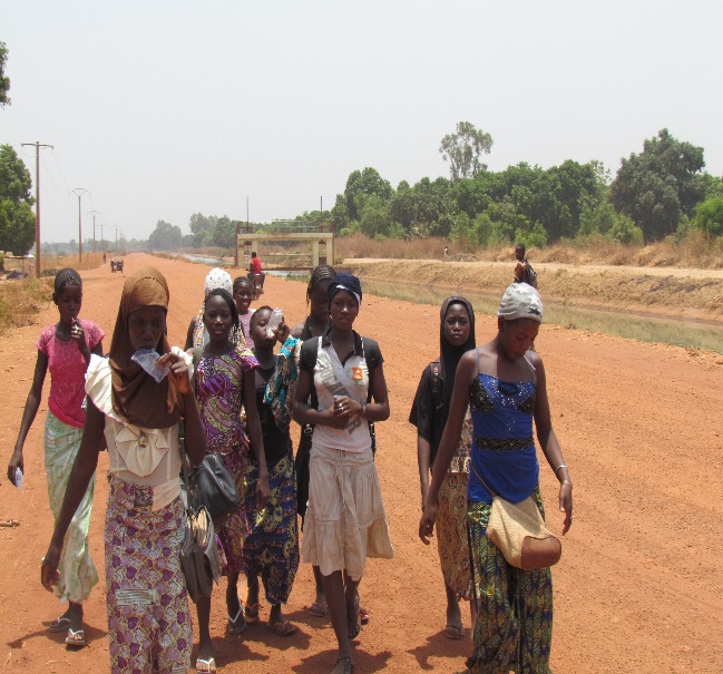 Traveling in a group to school.