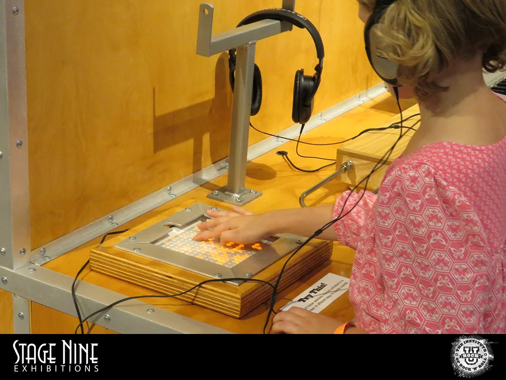 Exhibit_Photos_Rock_U_2016- Electronic instruments 2.jpg
