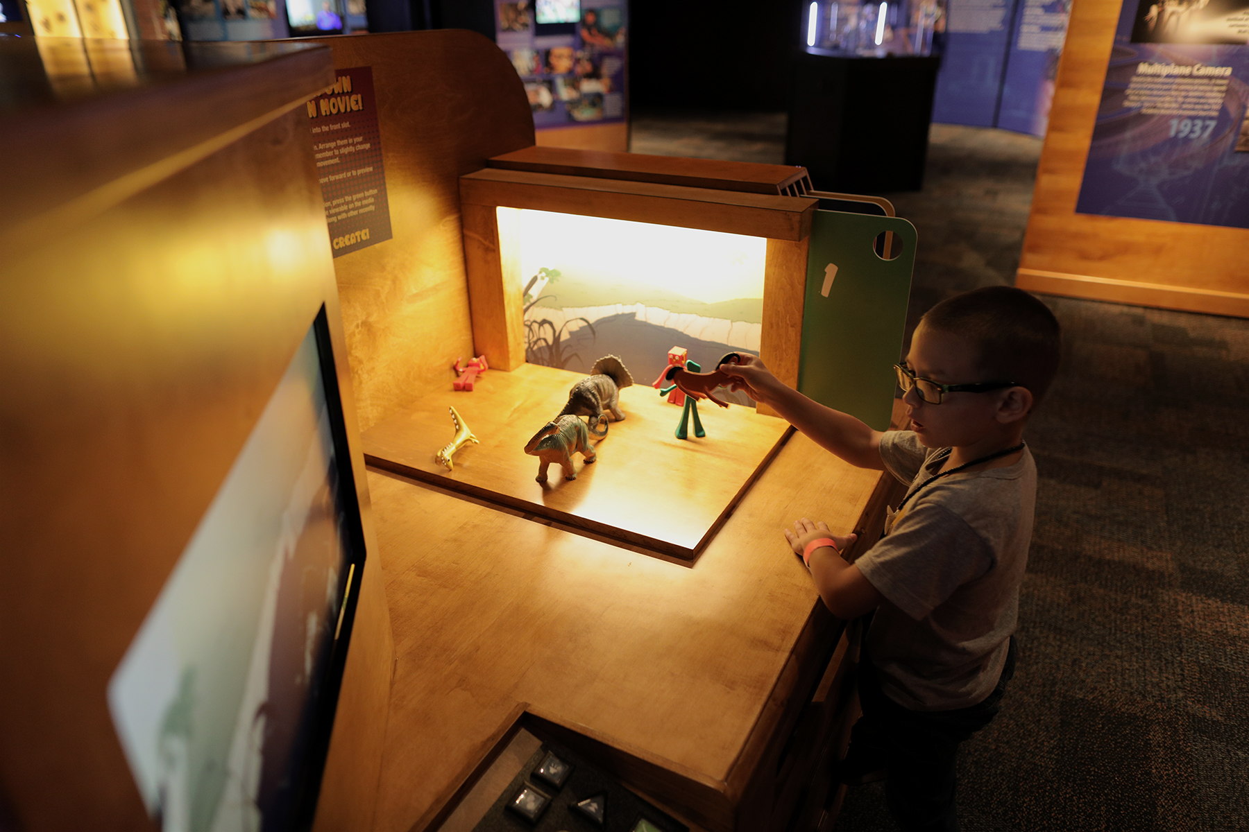 Visitor with Stop-Motion station.jpg