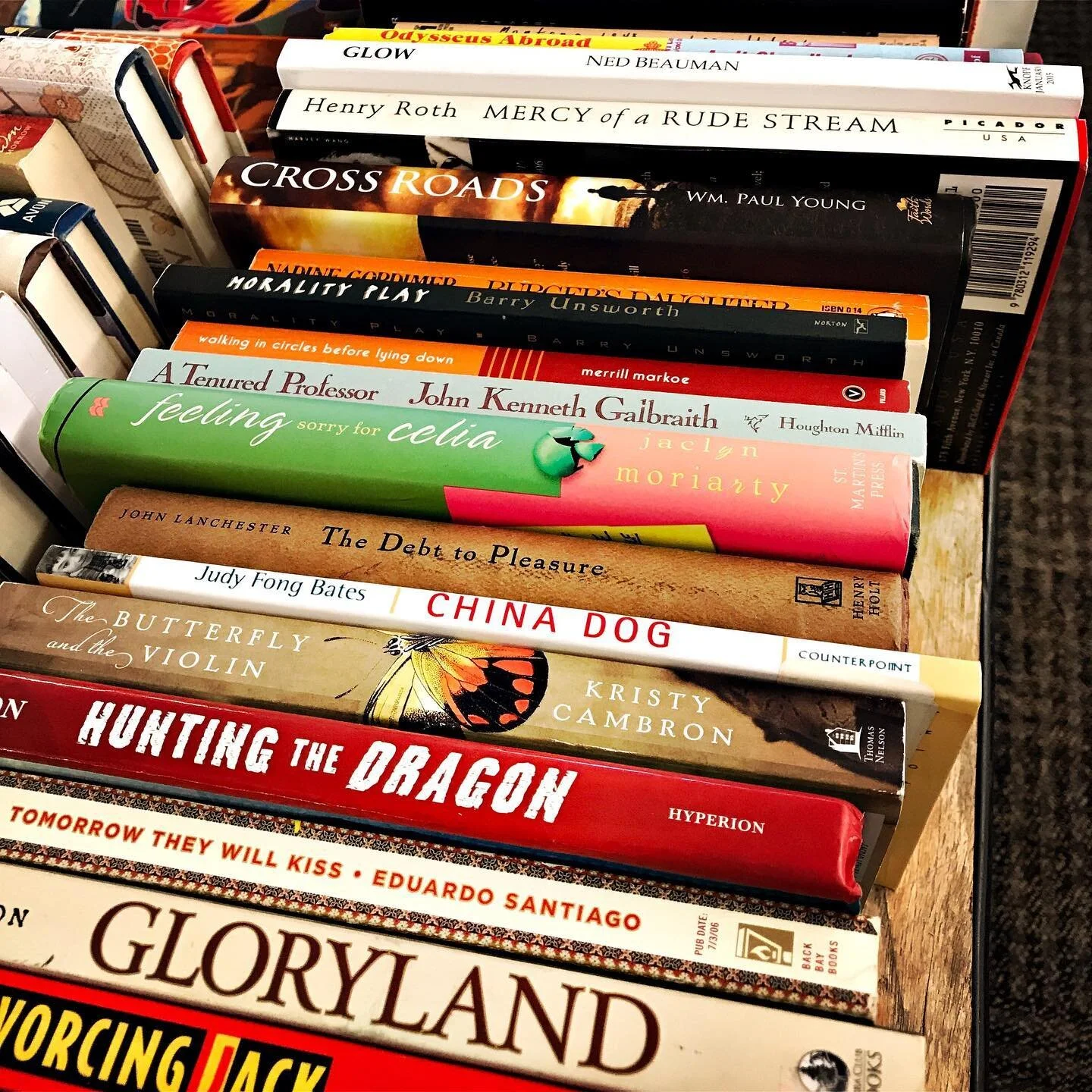 Just one more week until the Fall Used Book Sale. We can&rsquo;t wait to see you there! Link in bio for event details, volunteer application and membership info. 
#pdx #portland #usedbooks #bibliophile #supportyourlibrary