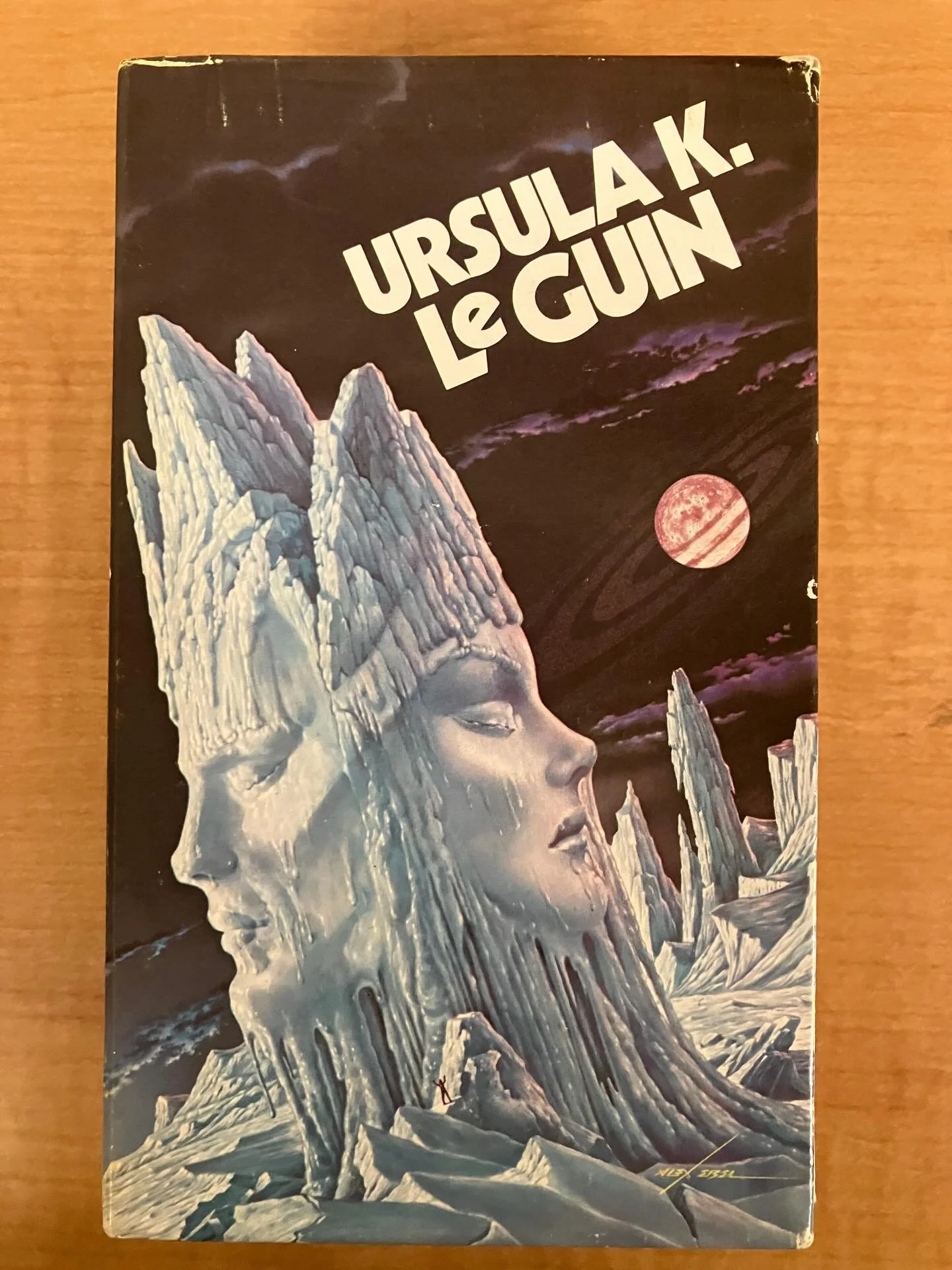 COLLECTORS CORNER FEATURE OF THE WEEK: Very rare Ace box set of Ursula Le Guin&rsquo;s Hainish novels! Containing the first four in the series, this 1977 paperback collection includes the Nebula award-winning novel The Left Hand of Darkness. The set 