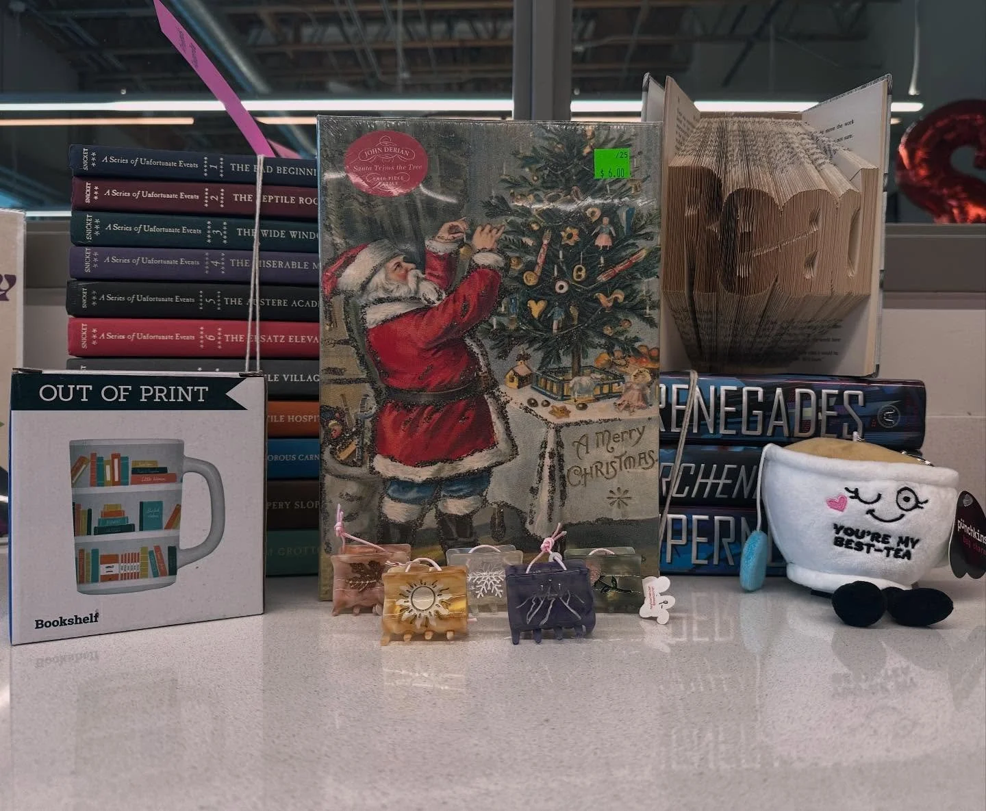 FRIENDS LIBRARY STORE (NOON - 5PM) &amp; ROSE CITY READS (11AM - 5PM) ARE OPEN TODAY. WE HAVE MANY GIFT OPTIONS.

 #shopsmall #portland #portlandbookstore #pdx #friendsofthelibrary