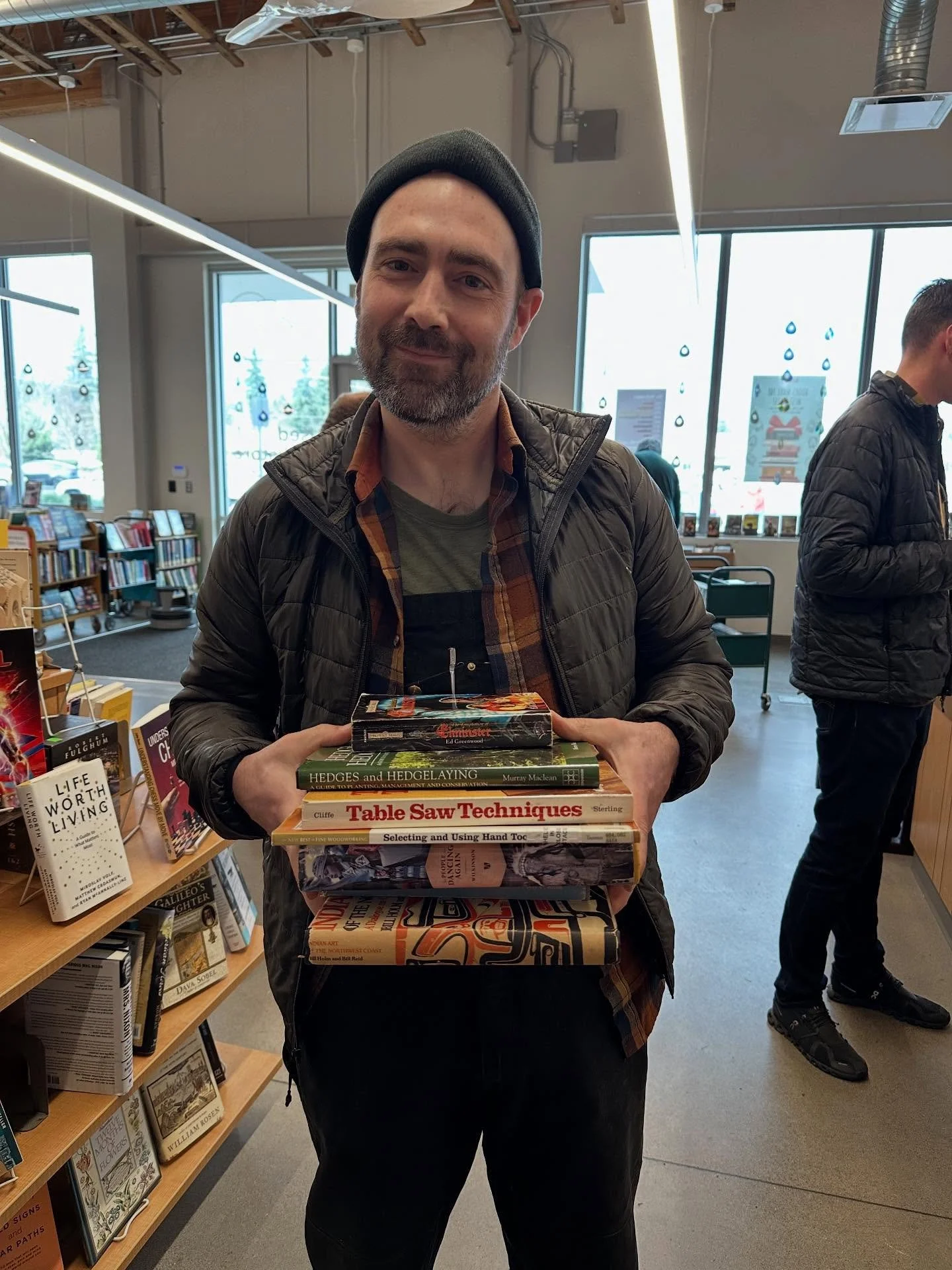 Last week, customers left Rose City Reads with some great hauls. Did you find anything good at the store recently?