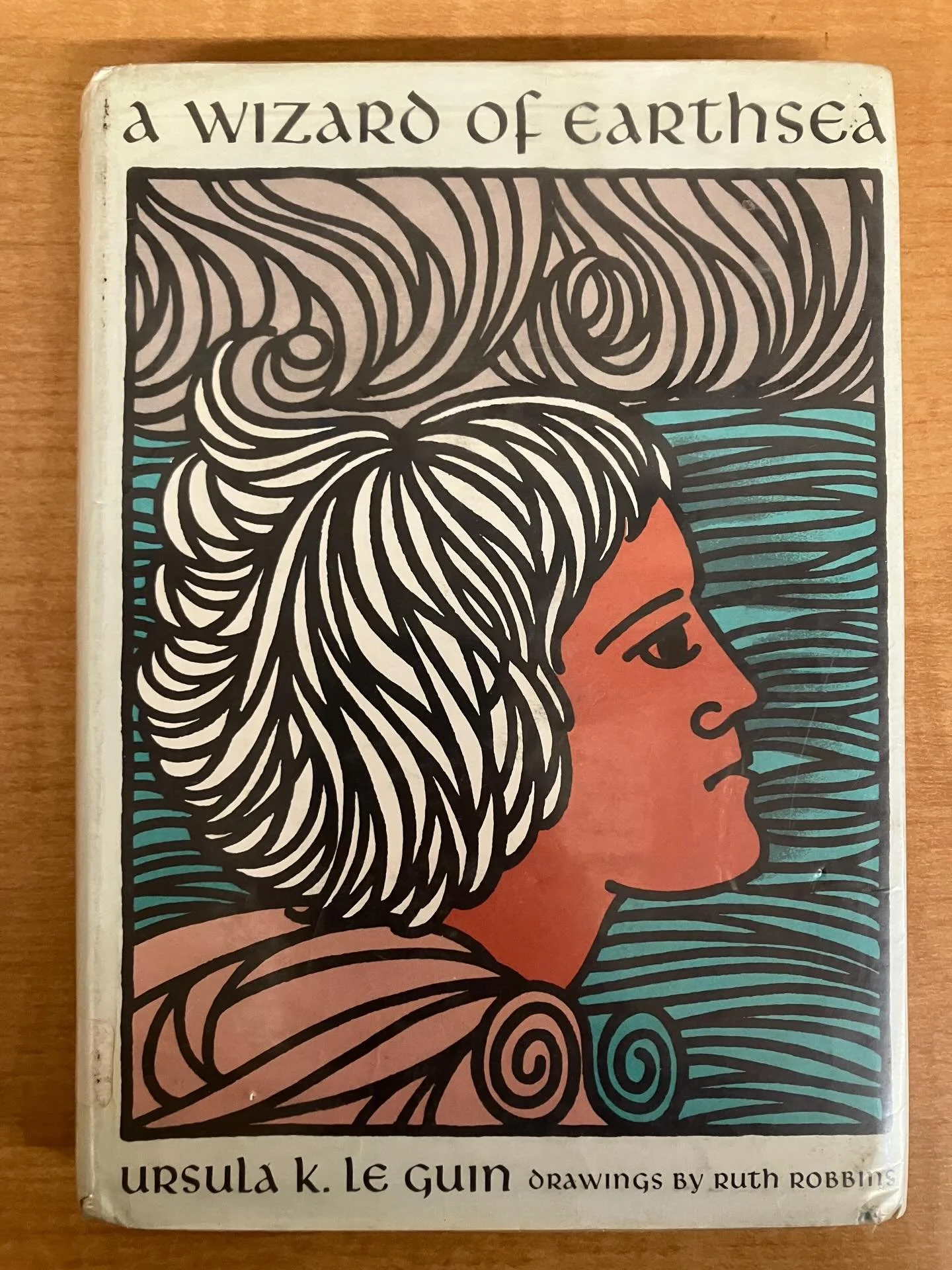 COLLECTORS CORNER FEATURE OF THE WEEK: Reduced price alert! 🚨💥 Our unique ex-Portland library copy of the first trade hardback of Ursula K. Le Guin&rsquo;s Wizard of Earthsea is now on sale for $399.95 (previously $749.95). A treasure straight from