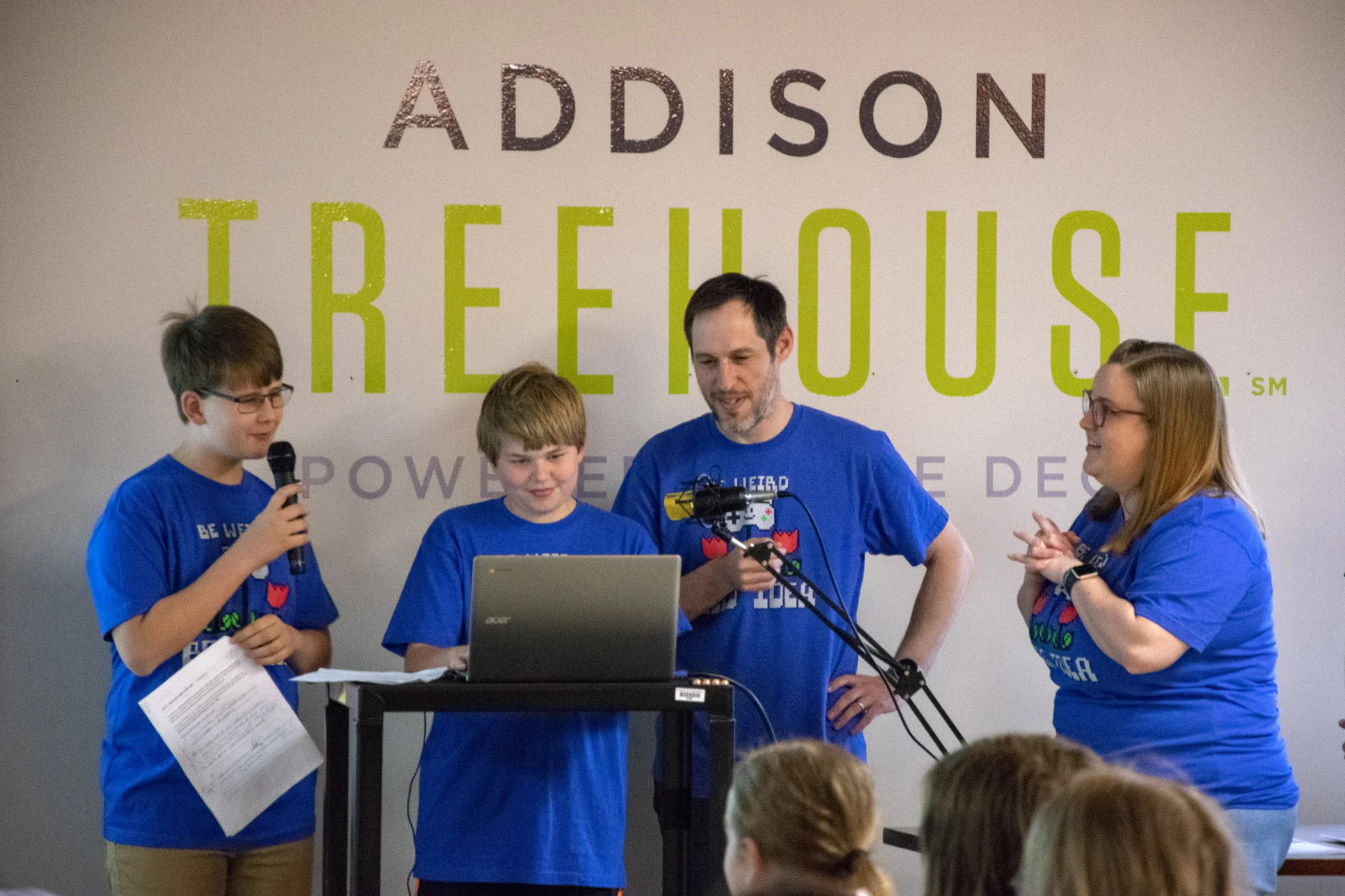 grade-students-demoing-game.jpg