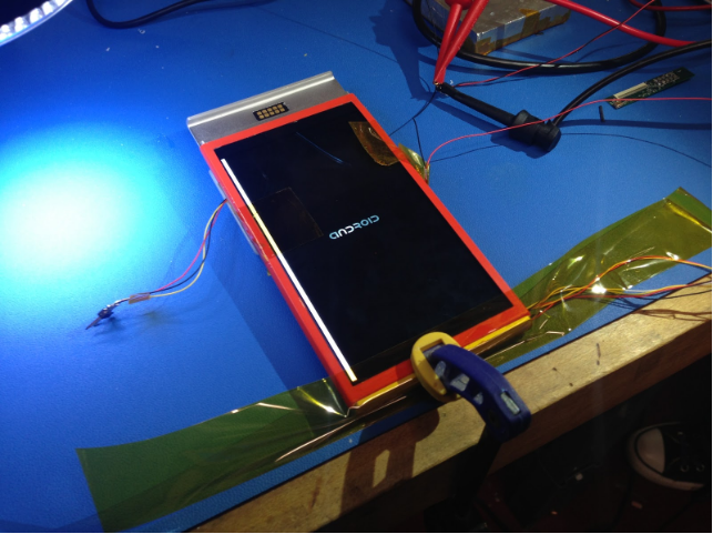 An early Project Ara phone boots for the first time!