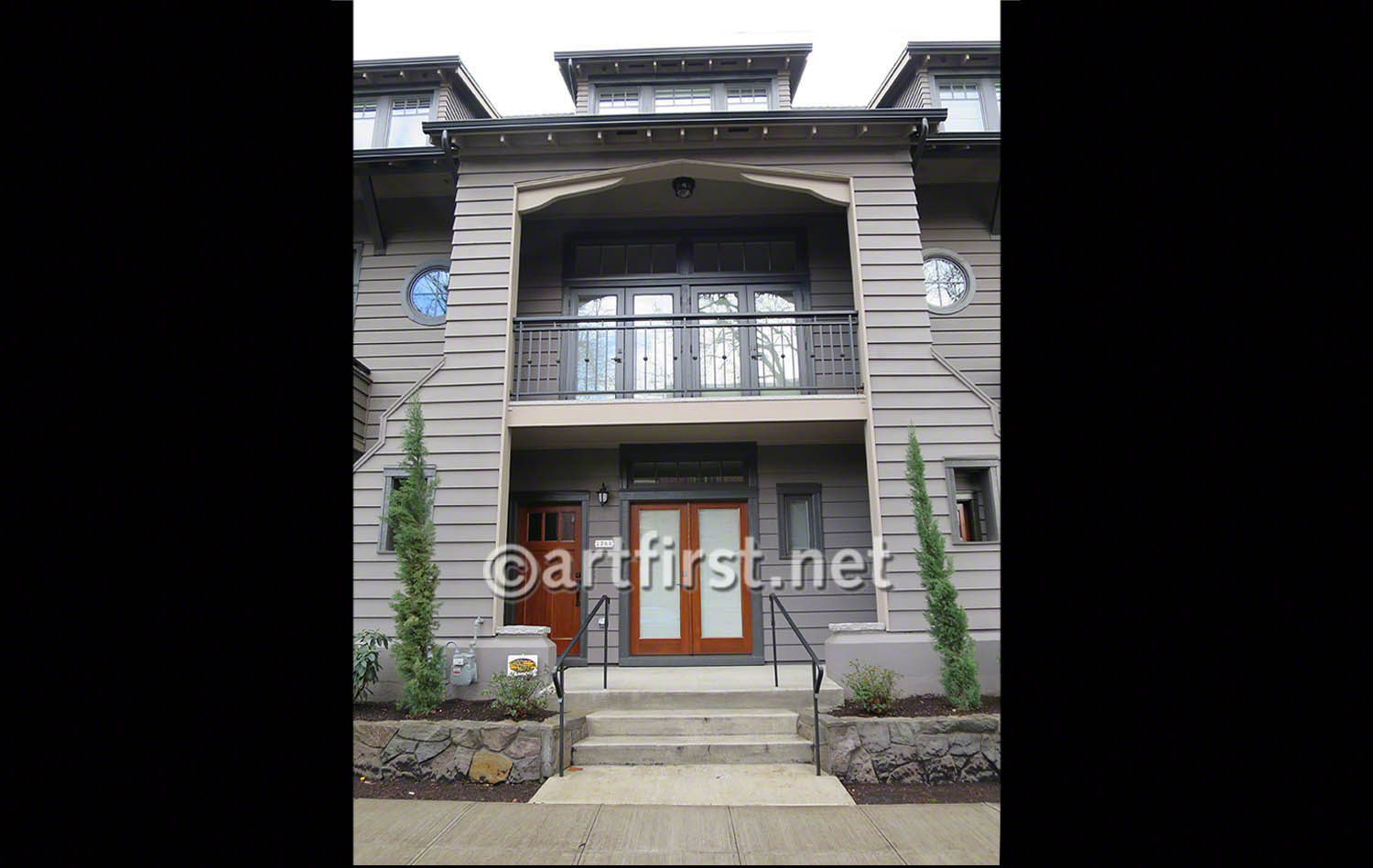 Irvington Rowhouses, inviting entry