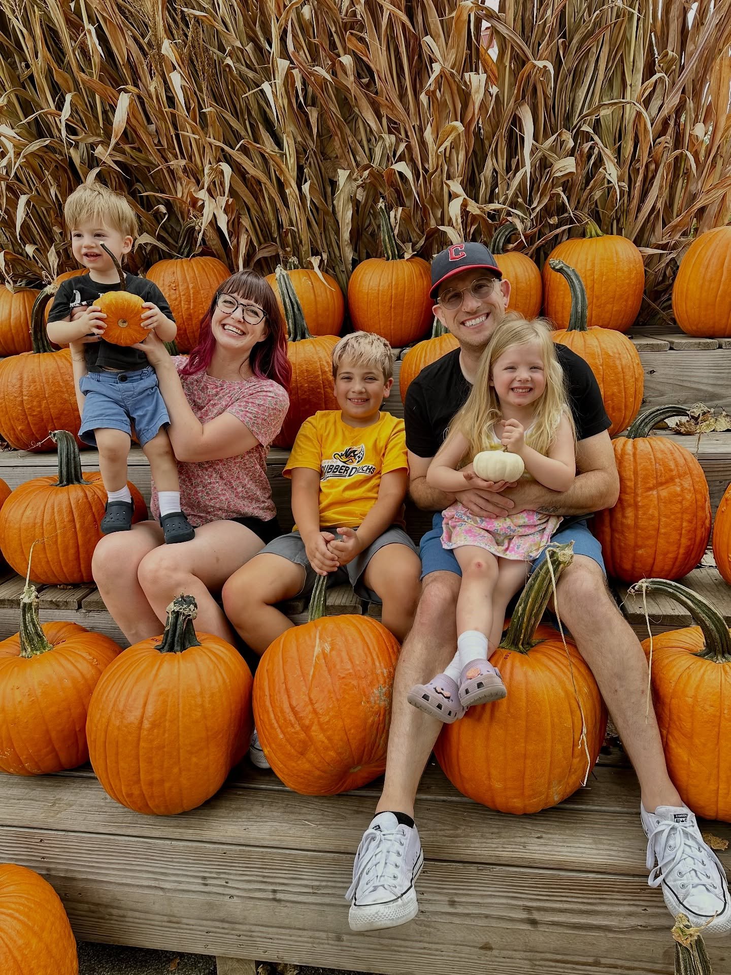 Perfect weather for a trip to @szalays_farm_market 🎃🎃!