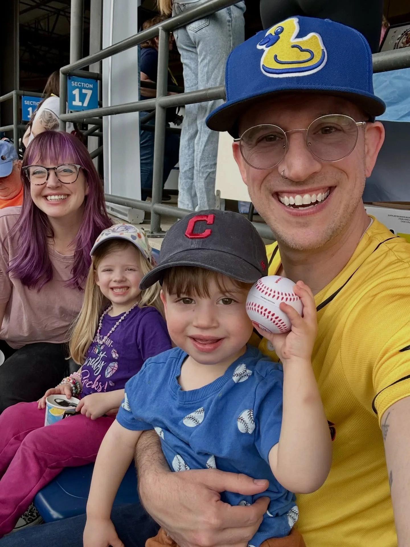 Baseball is SOOO BACK ⚾️⚾️ We had a BLAST at the @akronrubberducks home opener game!