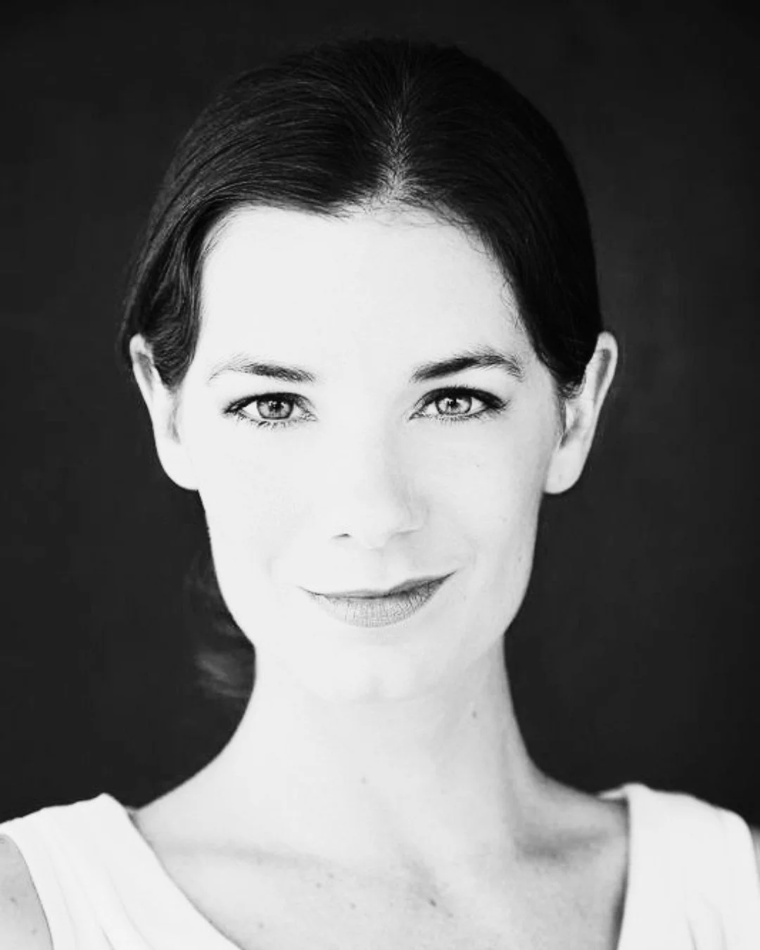 𝗙𝗹𝘂𝗶𝗱 𝗙𝗮𝗰𝘂𝗹𝘁𝘆: 𝗖𝗵𝗿𝗶𝘀𝘁𝗶𝗻𝗲 𝗡𝗲𝗴𝗵𝗲𝗿𝗯𝗼𝗻

Christine fills the ballroom with passion, knowledge, and an incredible understanding of musicality. Her kindness and ability to connect with dancers, of all levels, creates a welcomin