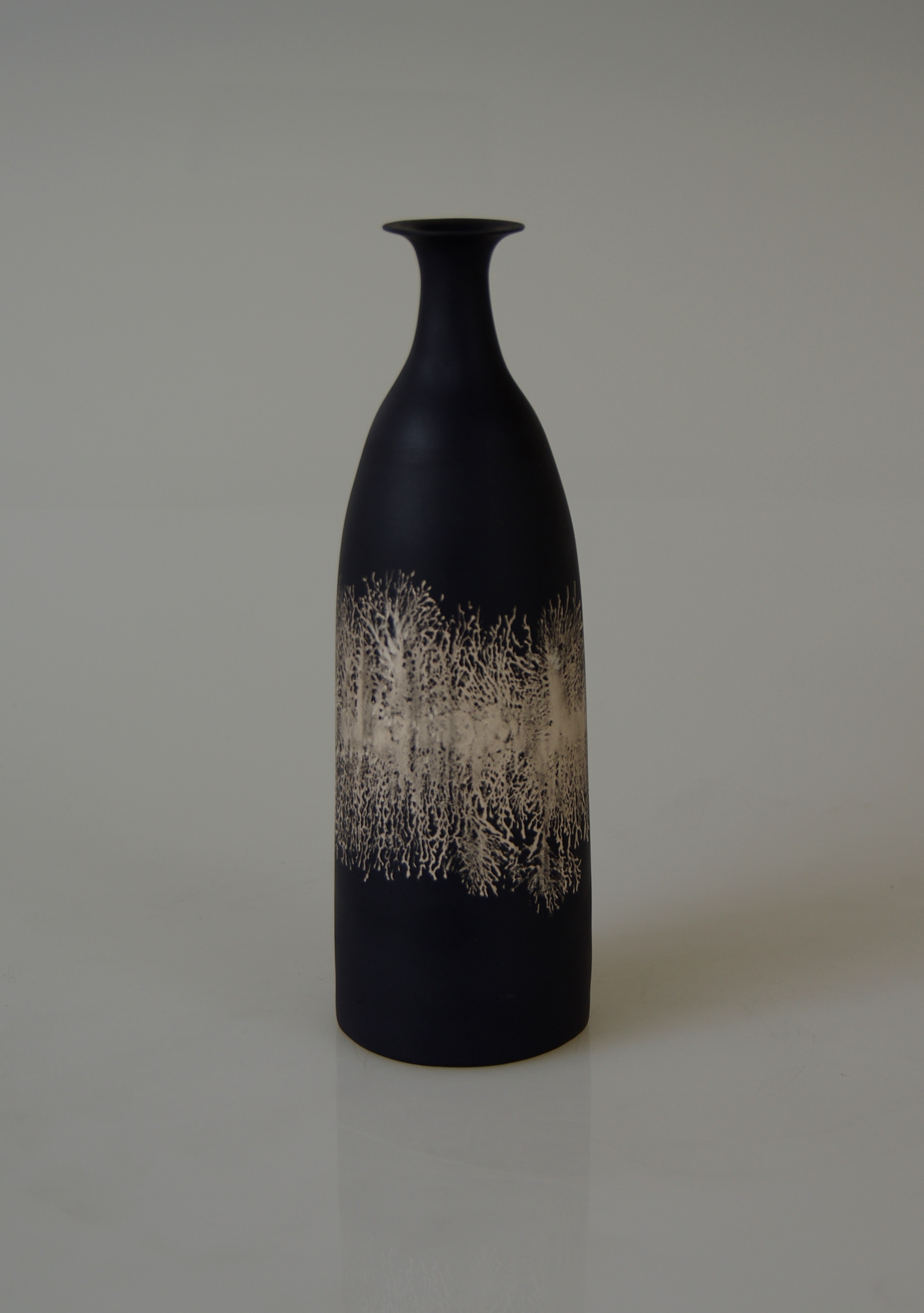 深閑　一輪挿し