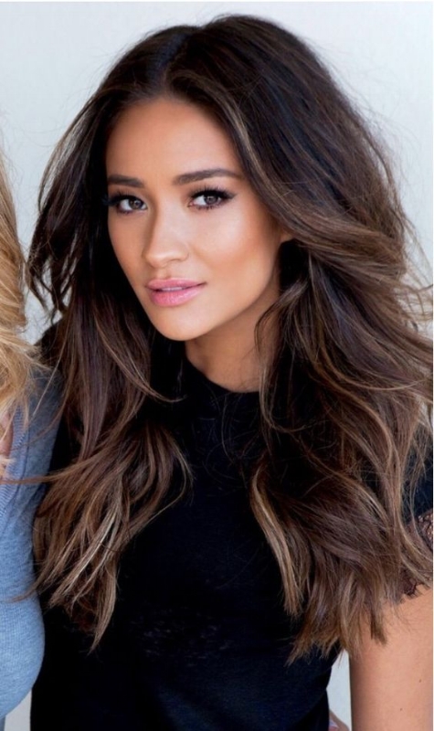 Big volume on the sides. Source : Pinterest