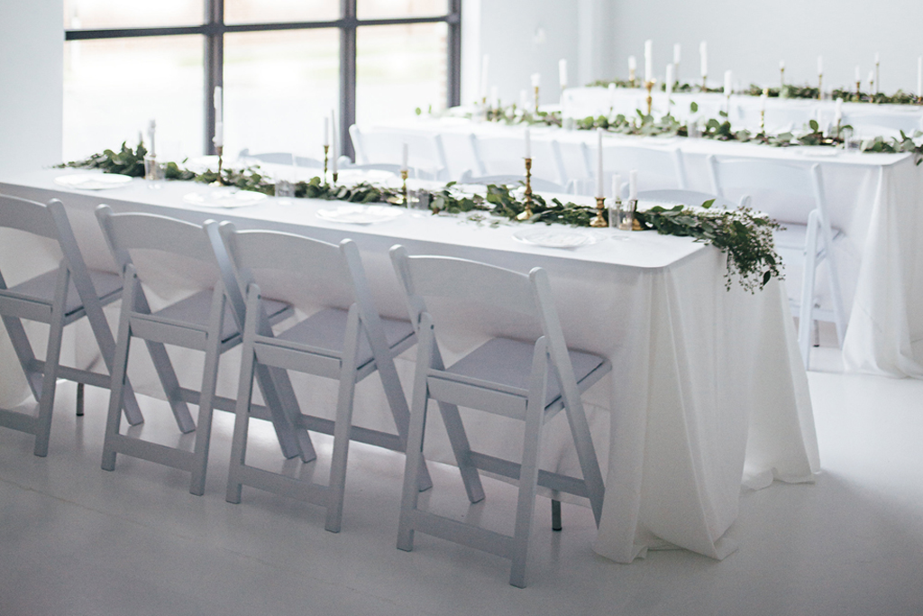 baby-shower-white-room.png