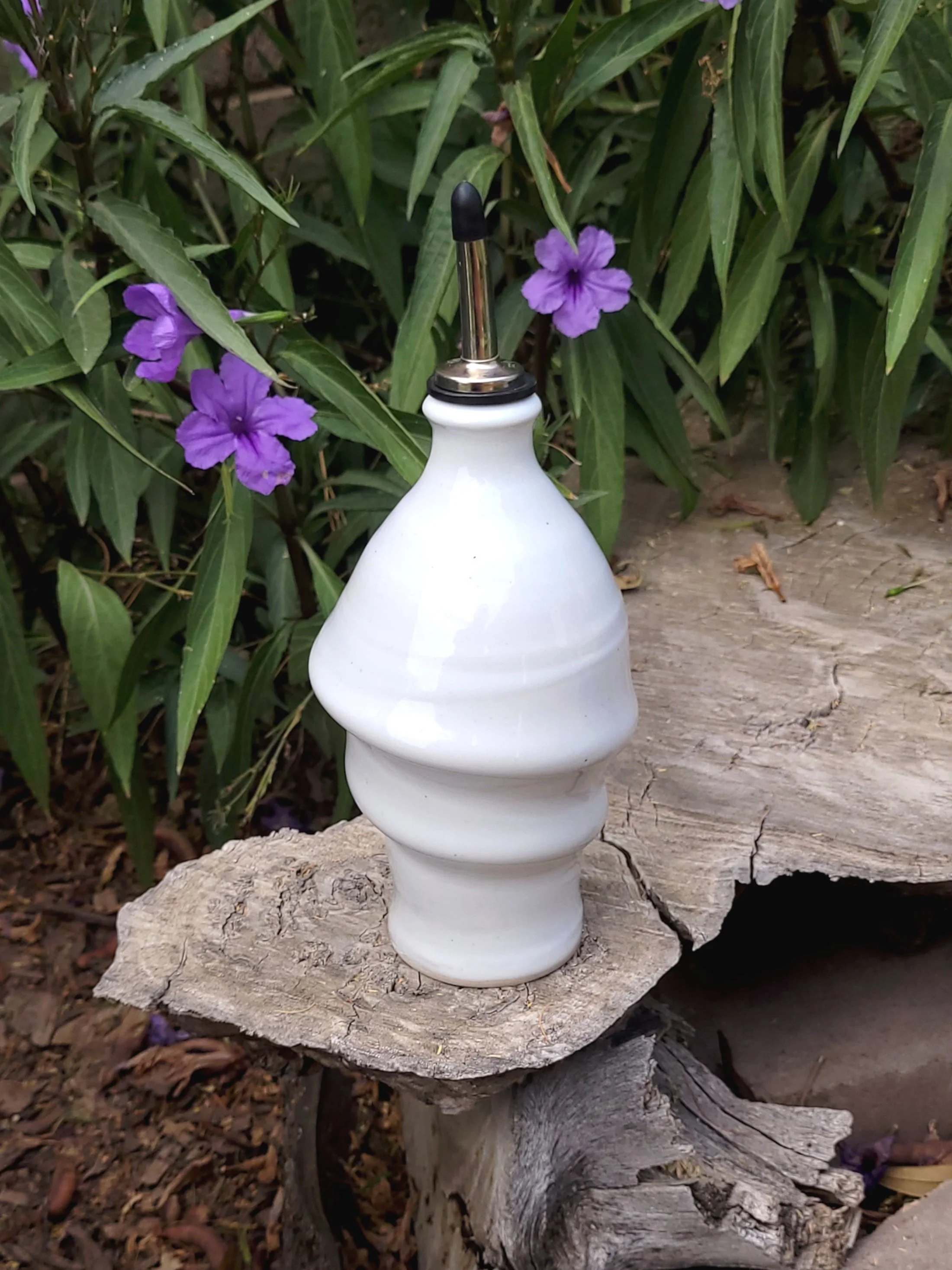 SnowWhiteSwirlBottle3.jpg