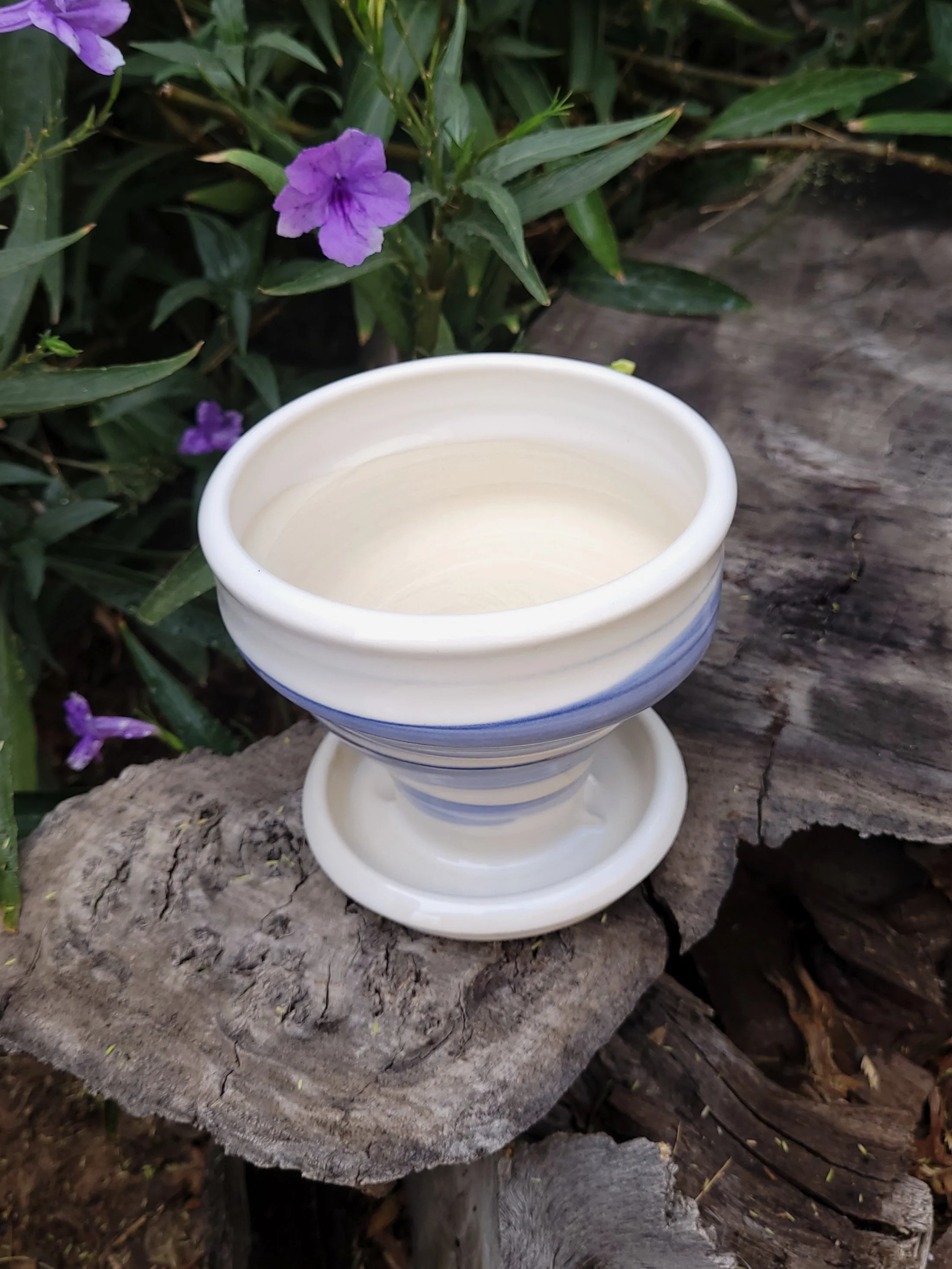 WhiteBlueSlippedSwirlPlanter3.jpg