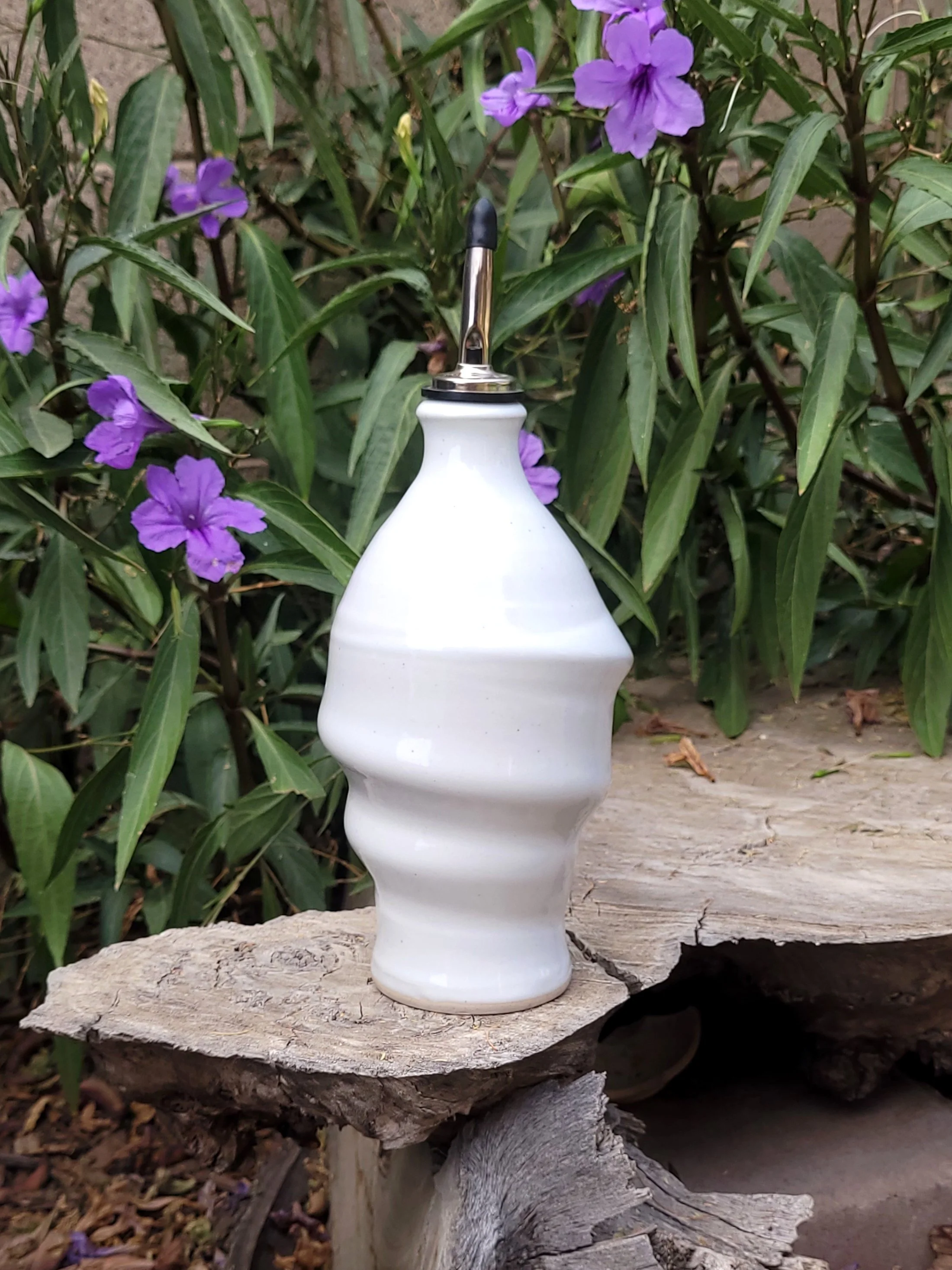 SnowWhiteSwirlBottle1.jpg