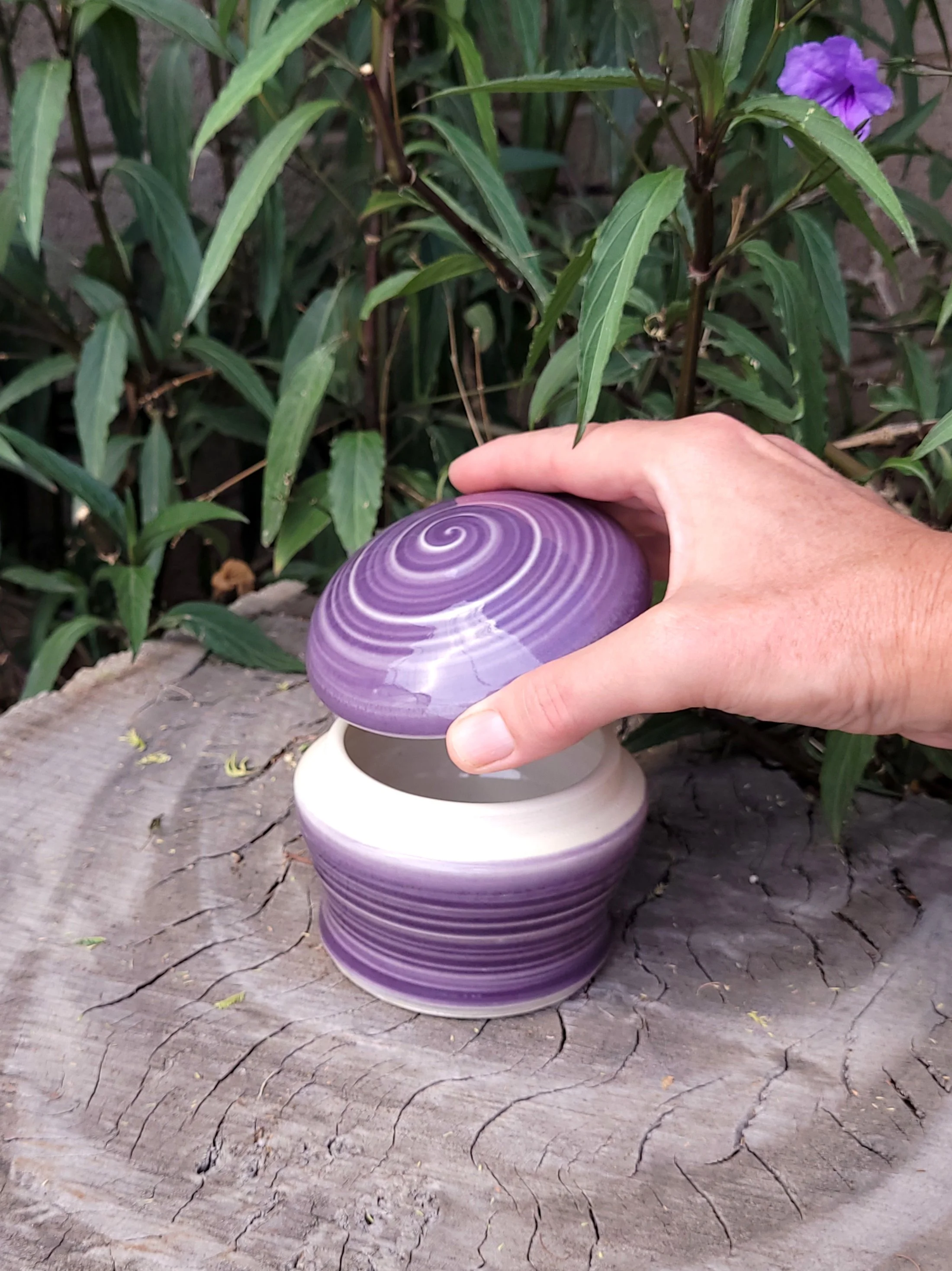 LilacTexturedJar11.jpg