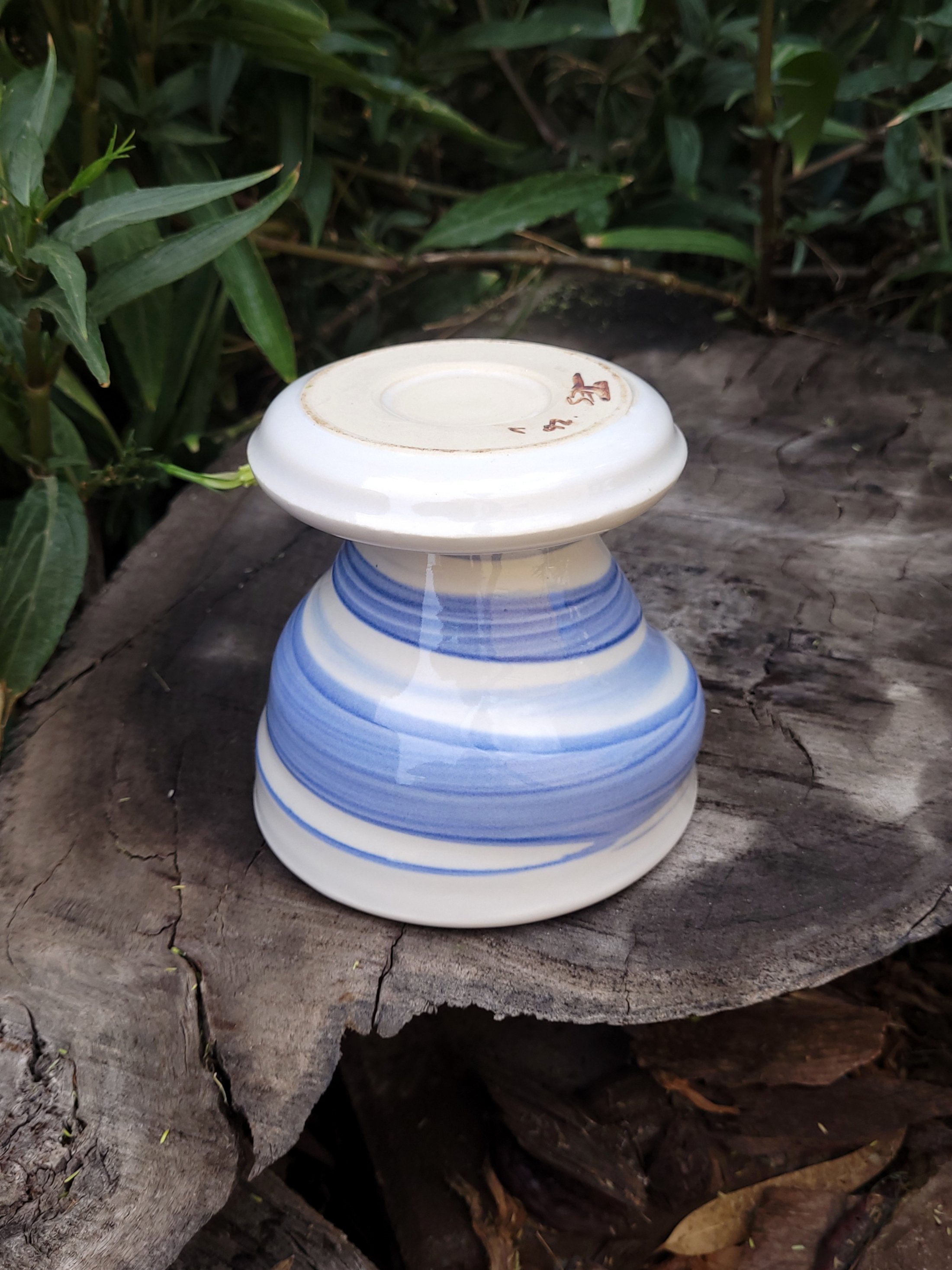 WhiteBlueSlippedSwirlPlanter6.jpg