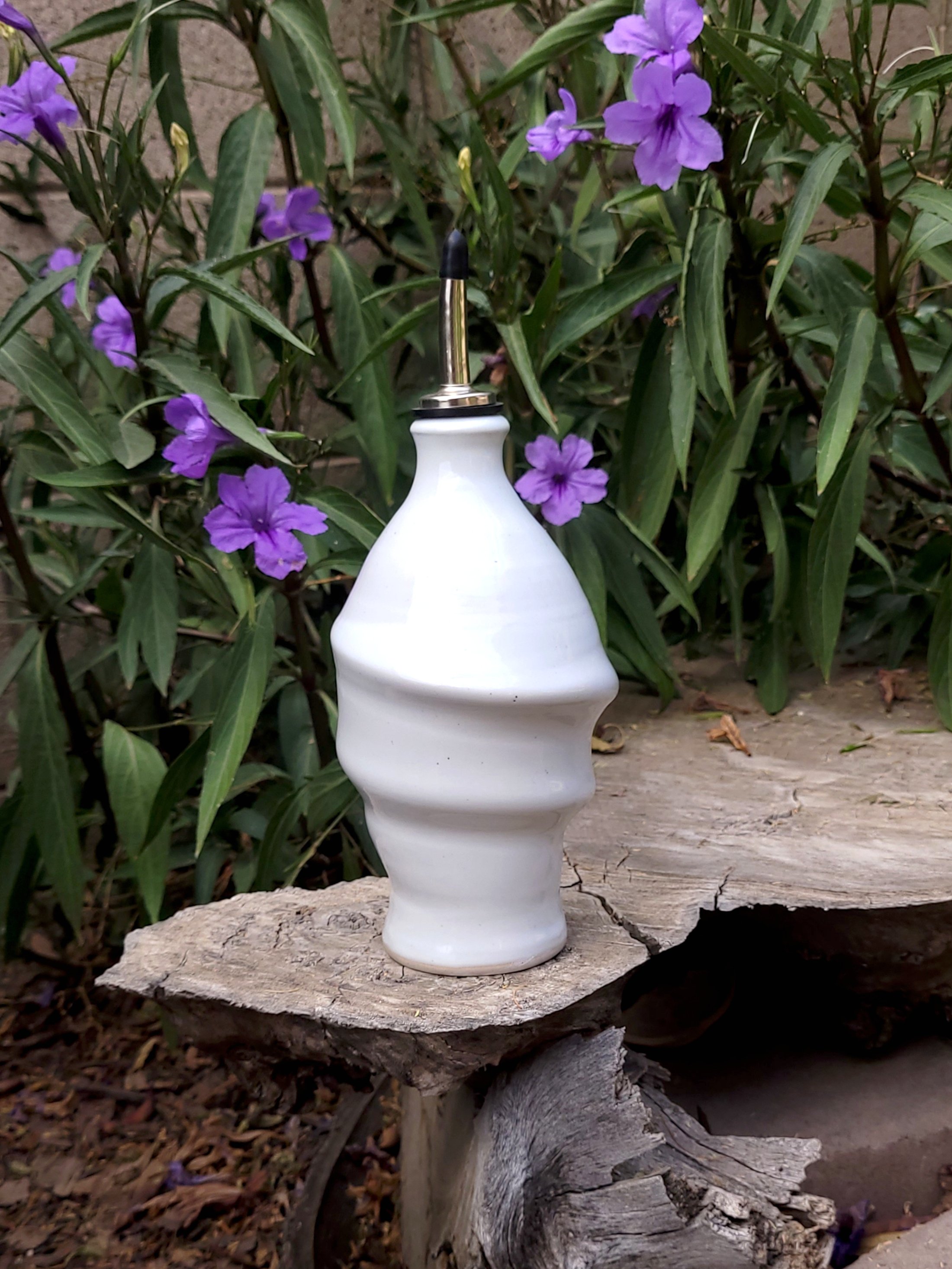 SnowWhiteSwirlBottle2.jpg