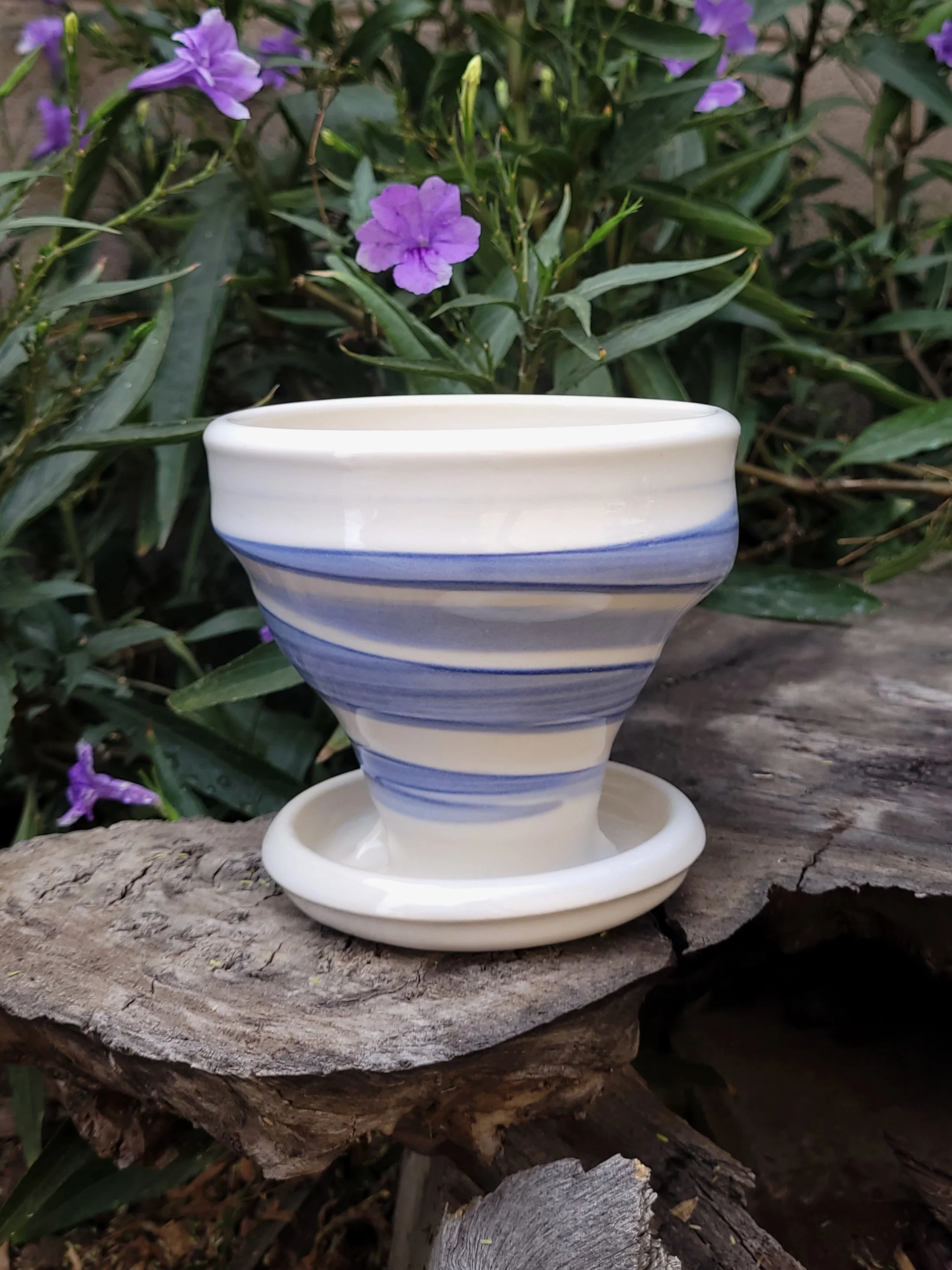WhiteBlueSlippedSwirlPlanter2.jpg