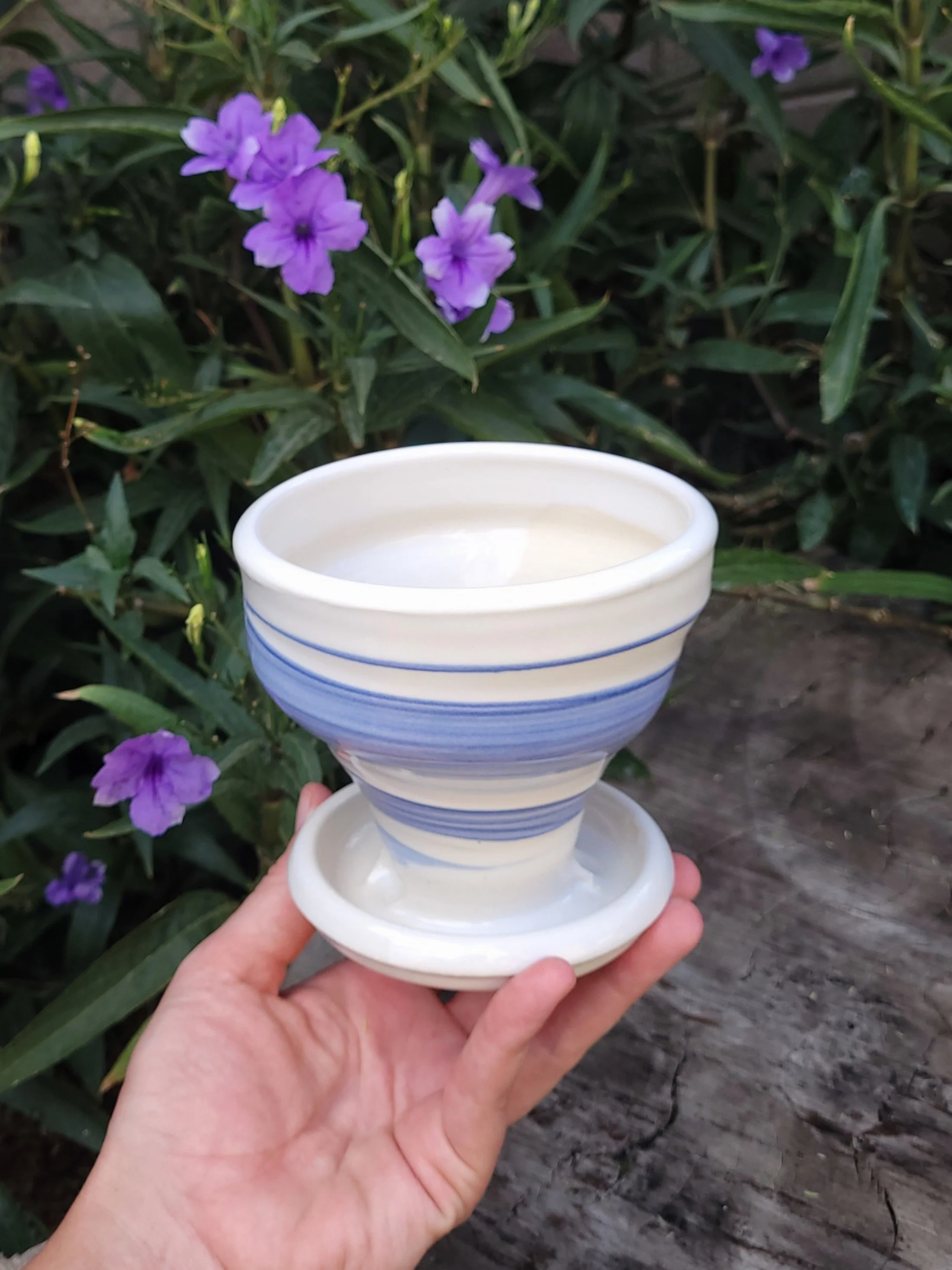 WhiteBlueSlippedSwirlPlanter9.jpg