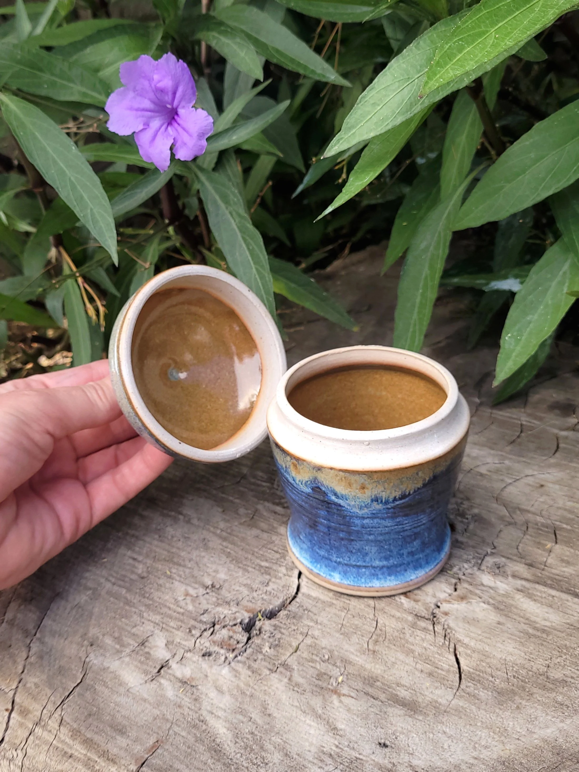 RutileBlueSlippedJar11.jpg