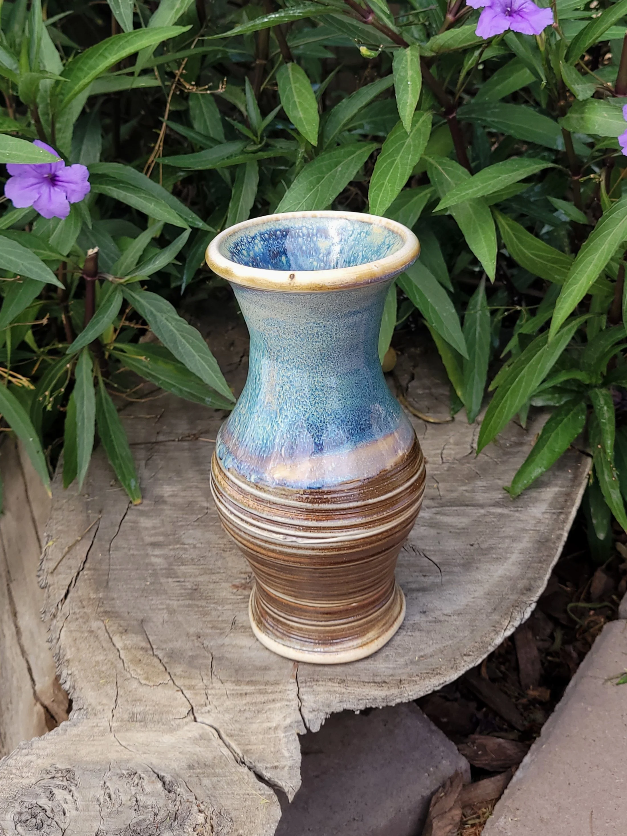 WFWooBlueBIOWhiteSlipTexturedVase5.jpg