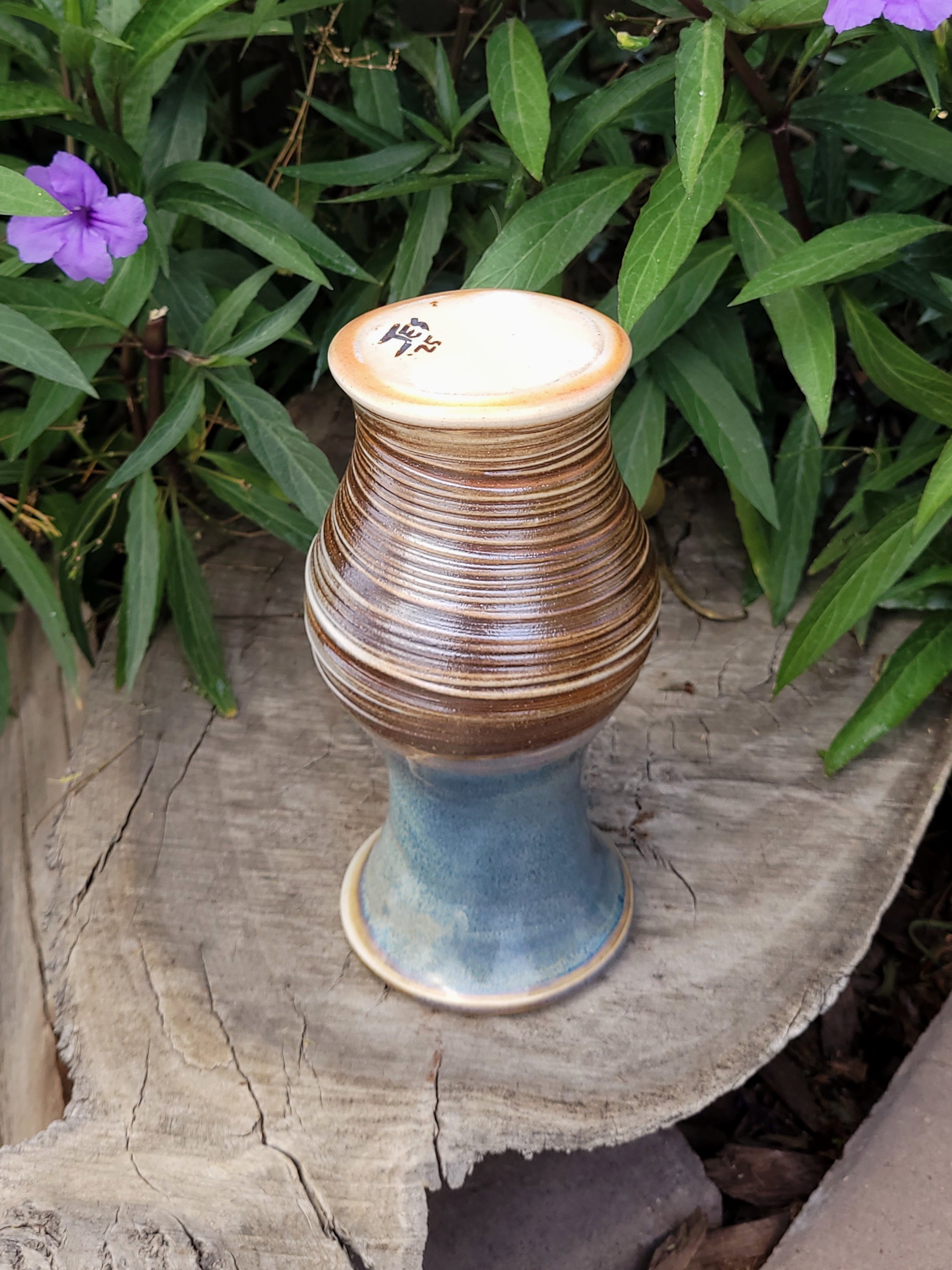 WFWooBlueBIOWhiteSlipTexturedVase10.jpg