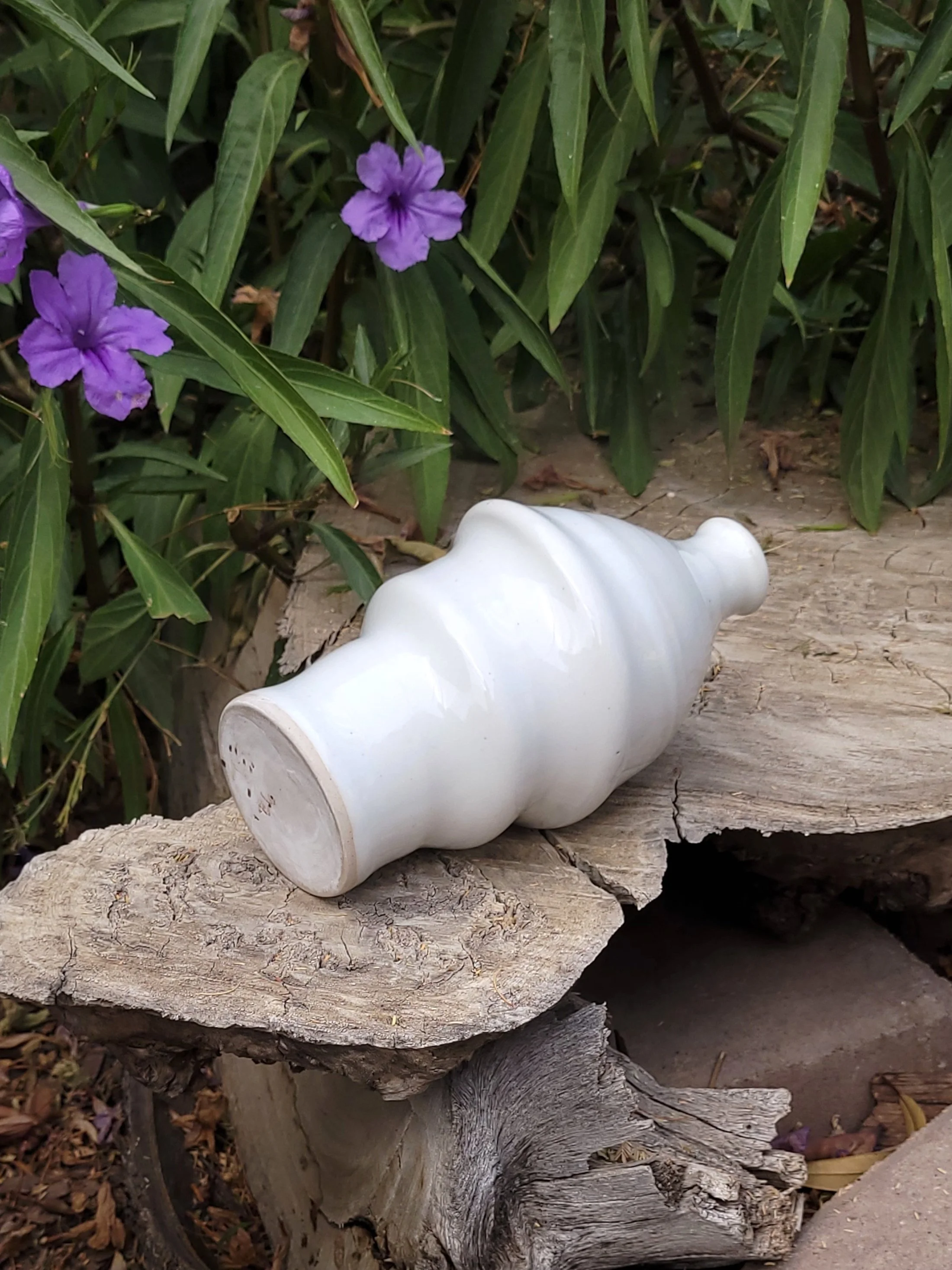 SnowWhiteSwirlBottle6.jpg