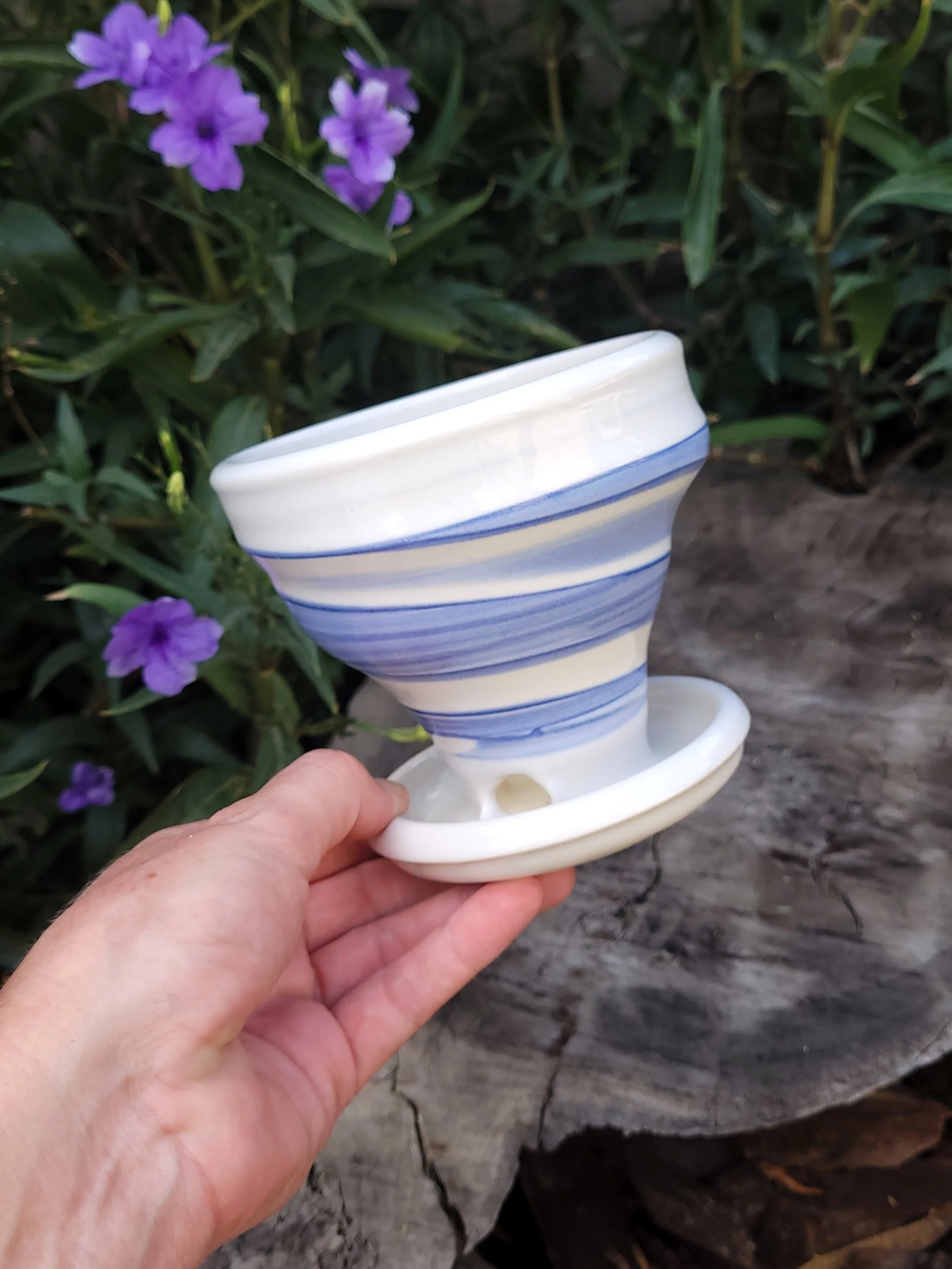 WhiteBlueSlippedSwirlPlanter7.jpg