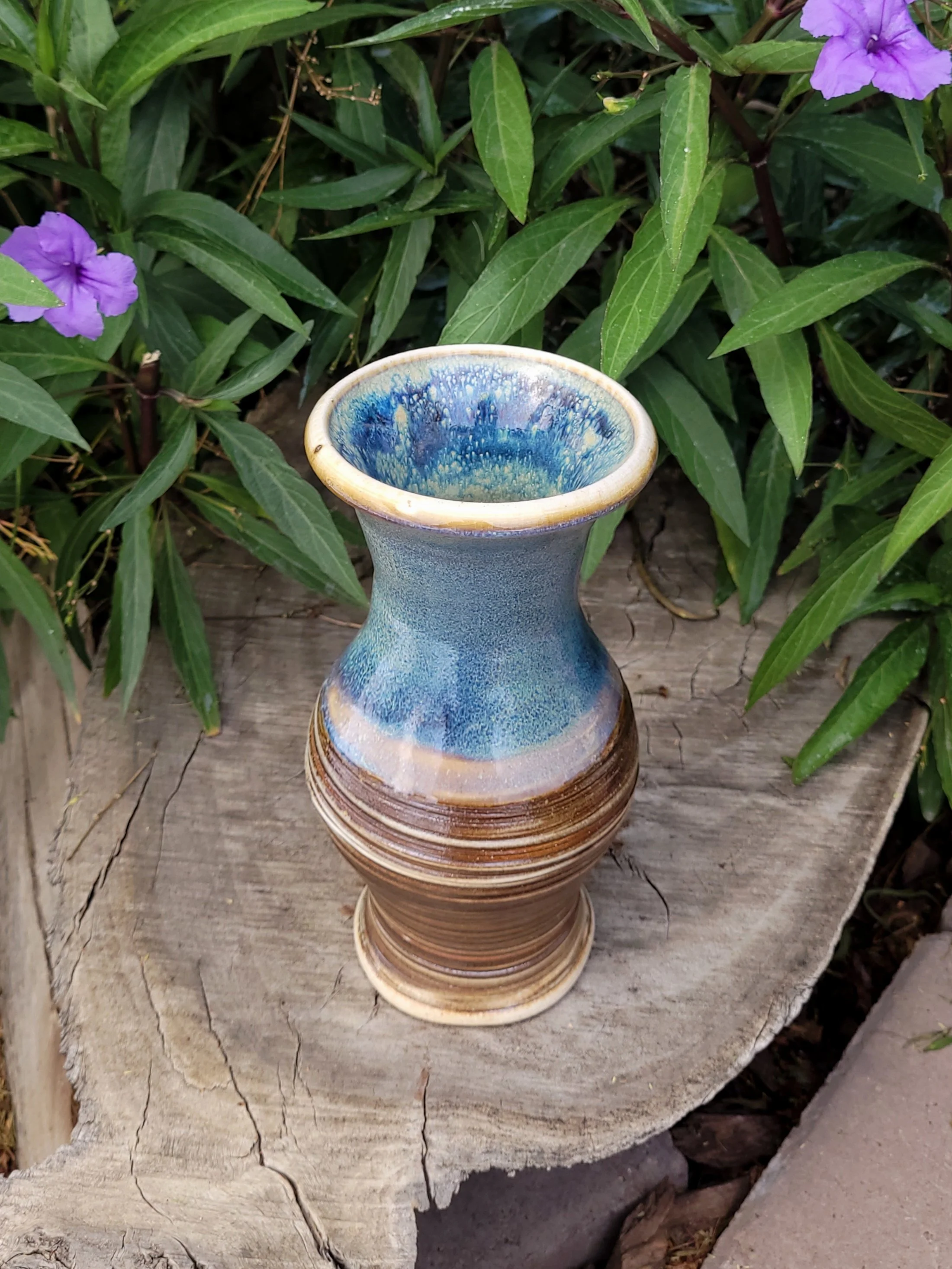 WFWooBlueBIOWhiteSlipTexturedVase7.jpg