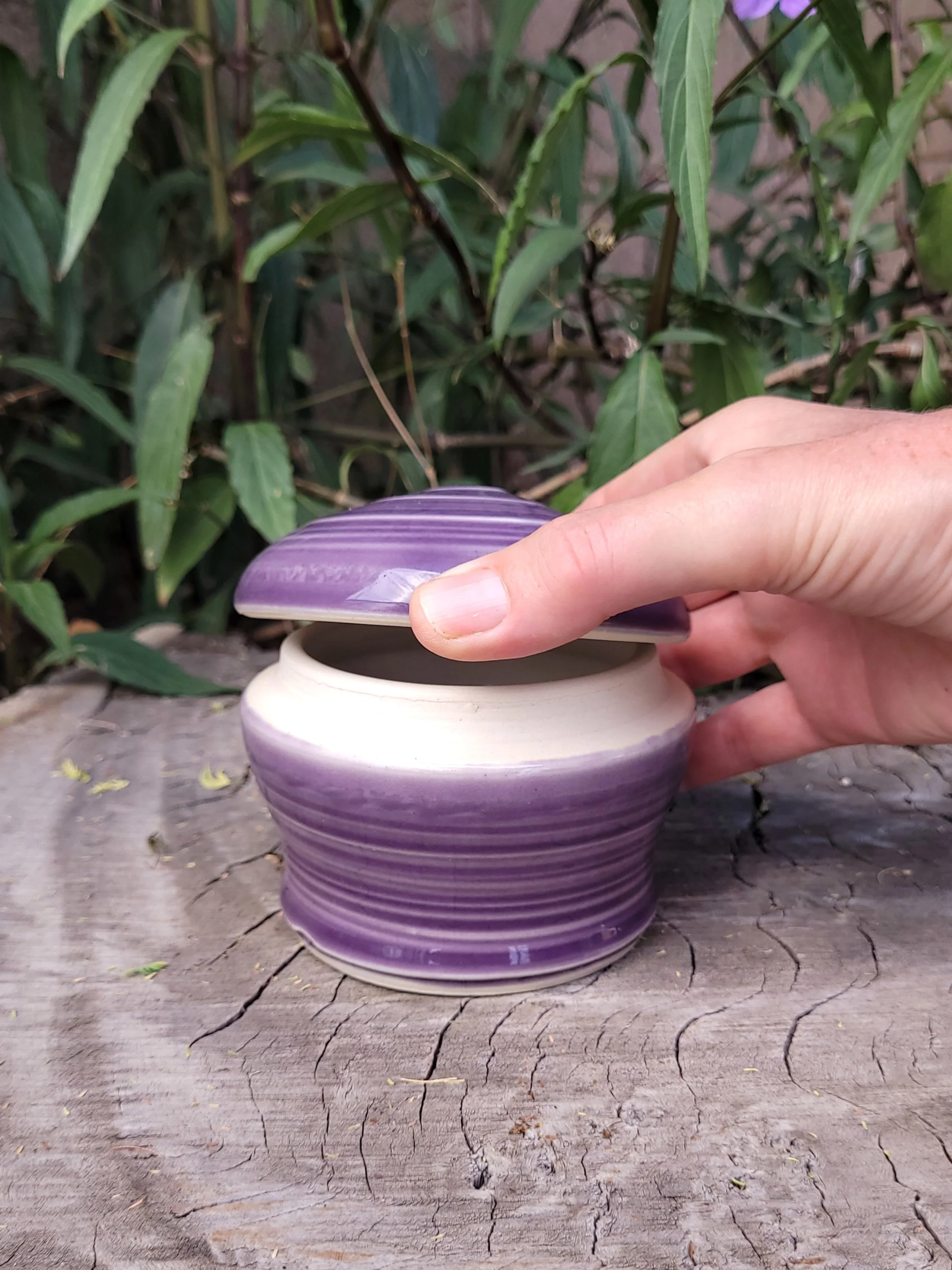 LilacTexturedJar8.jpg