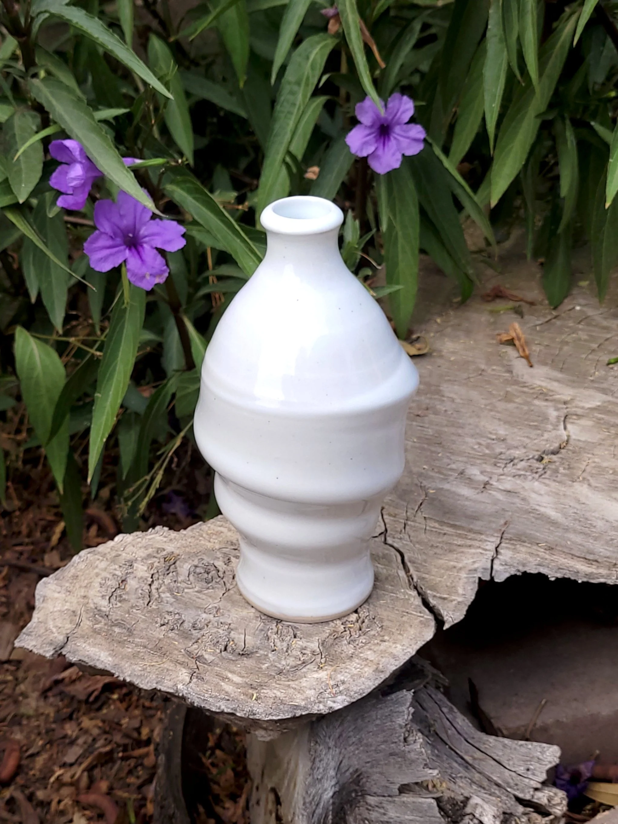 SnowWhiteSwirlBottle4.jpg