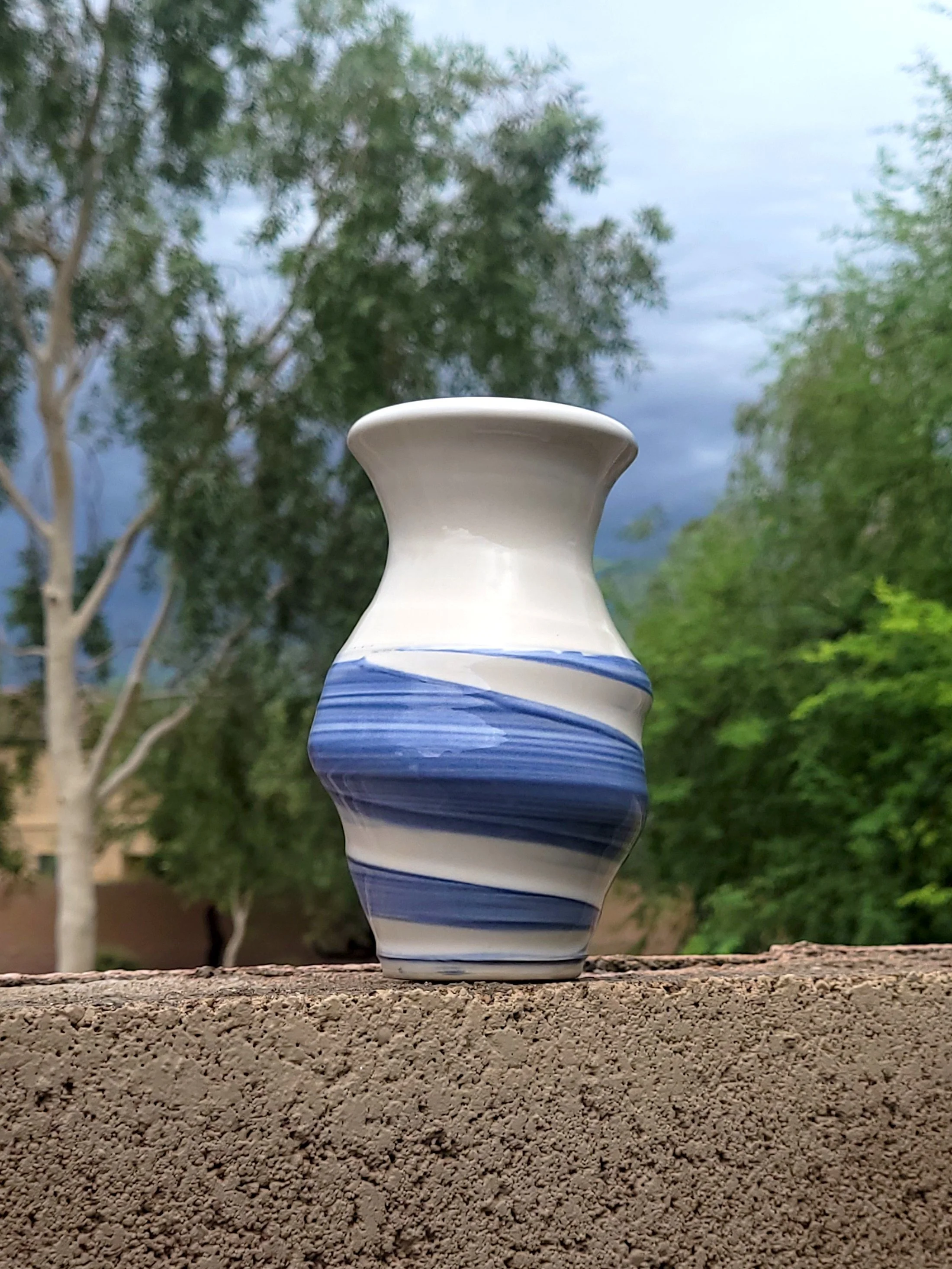 WhiteBlueSlippedSwirlVase1.jpg