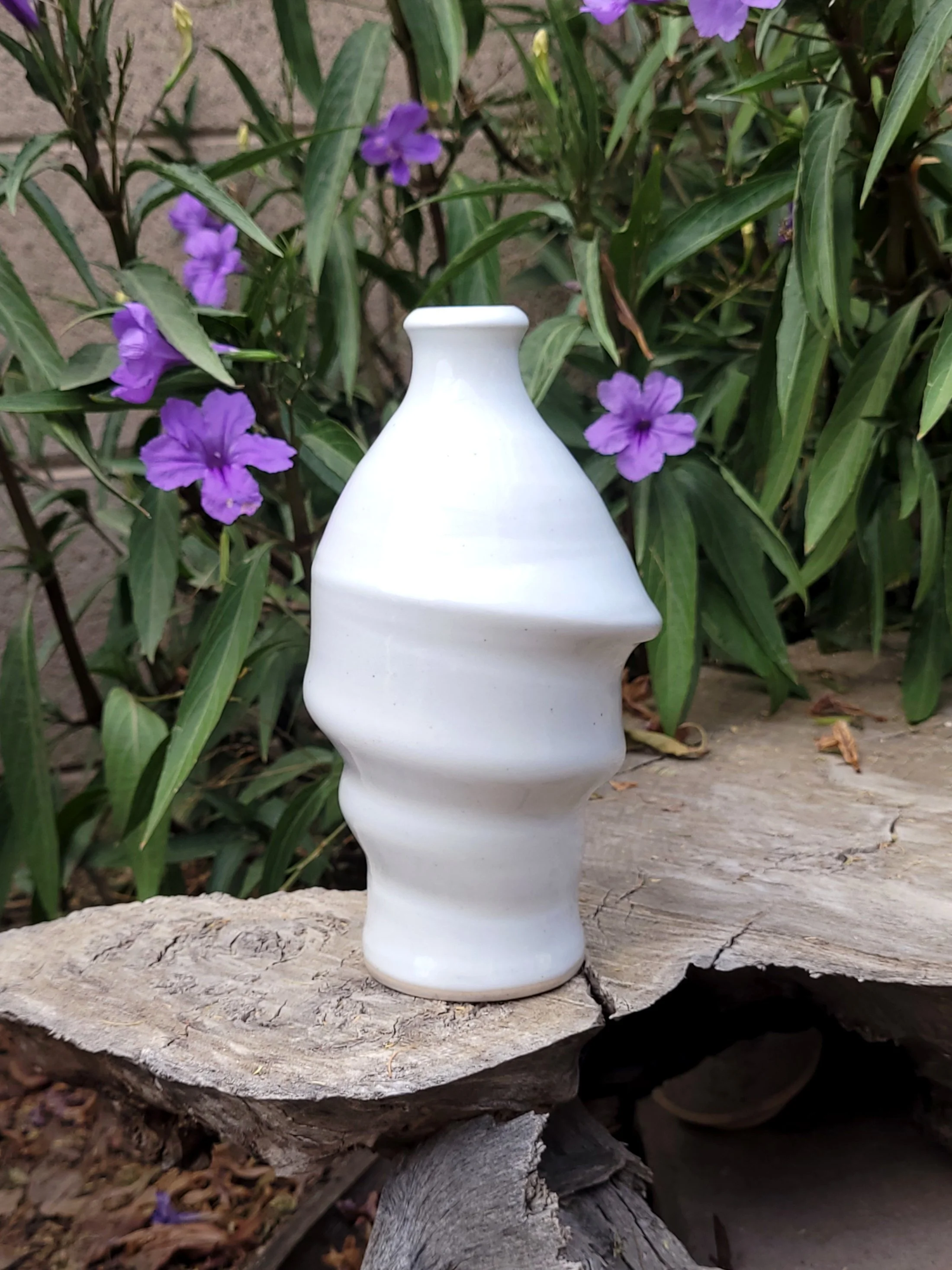 SnowWhiteSwirlBottle7.jpg