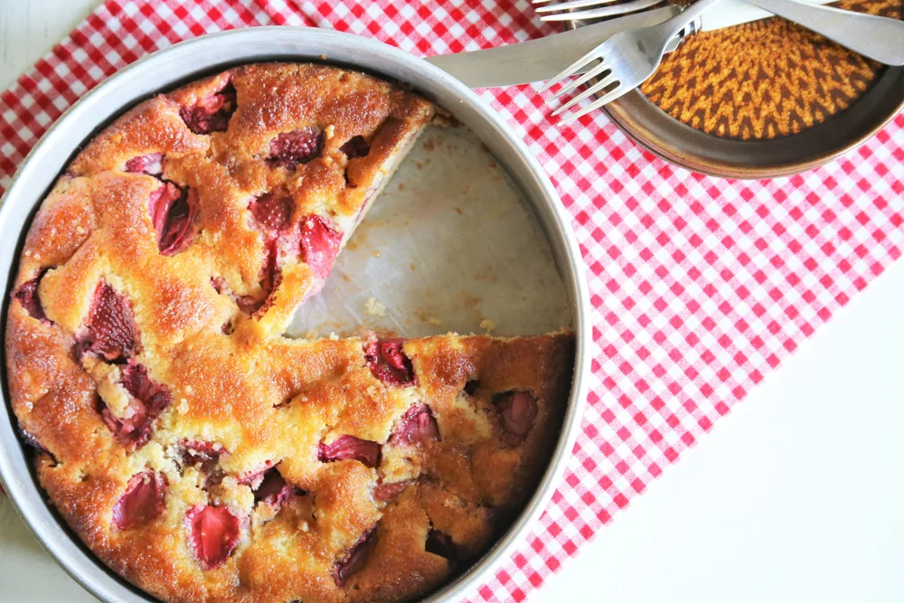 STRAWBERRY CAKE — Alison Lambert taste of my life