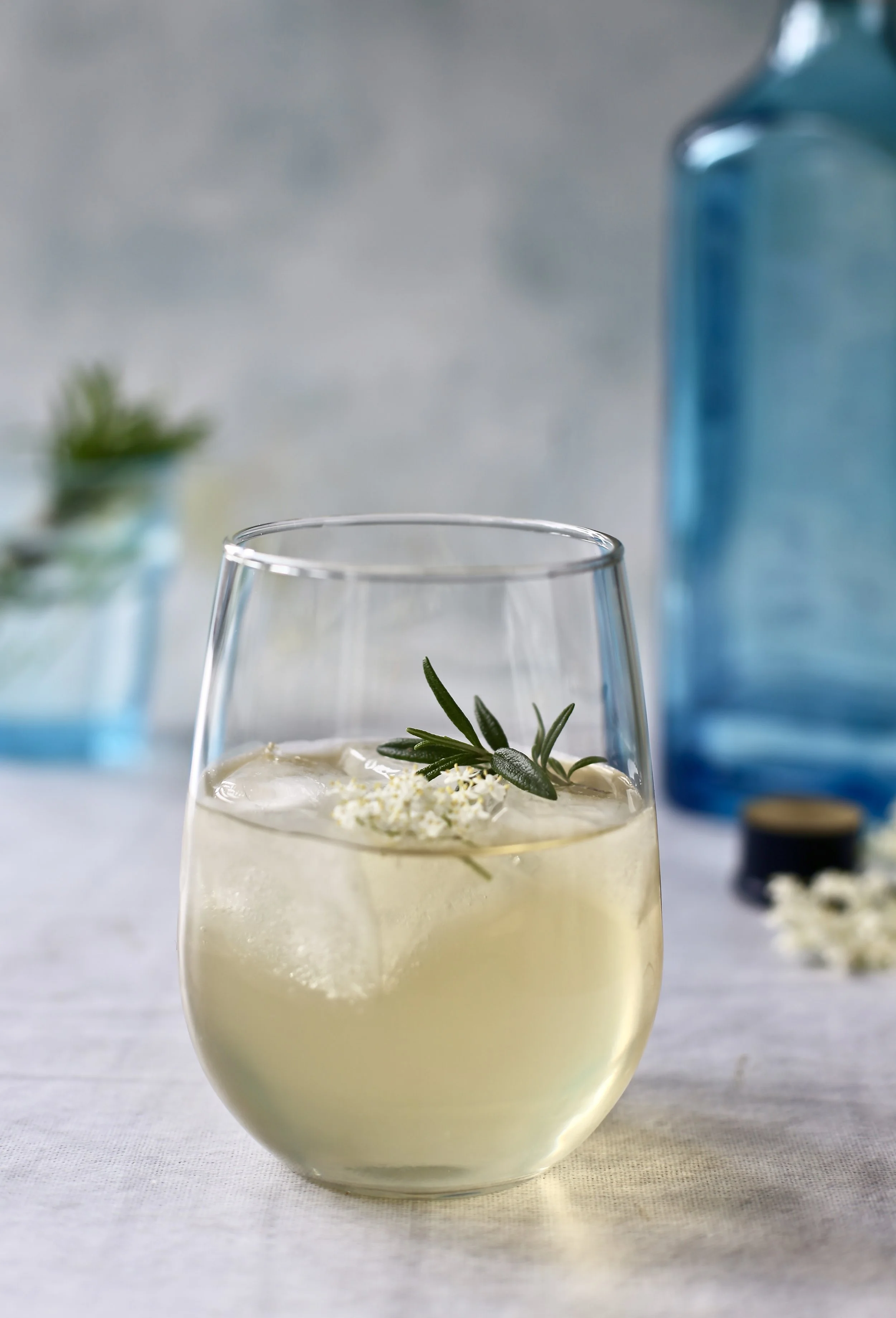 ELDERFLOWER GIN AND TONIC