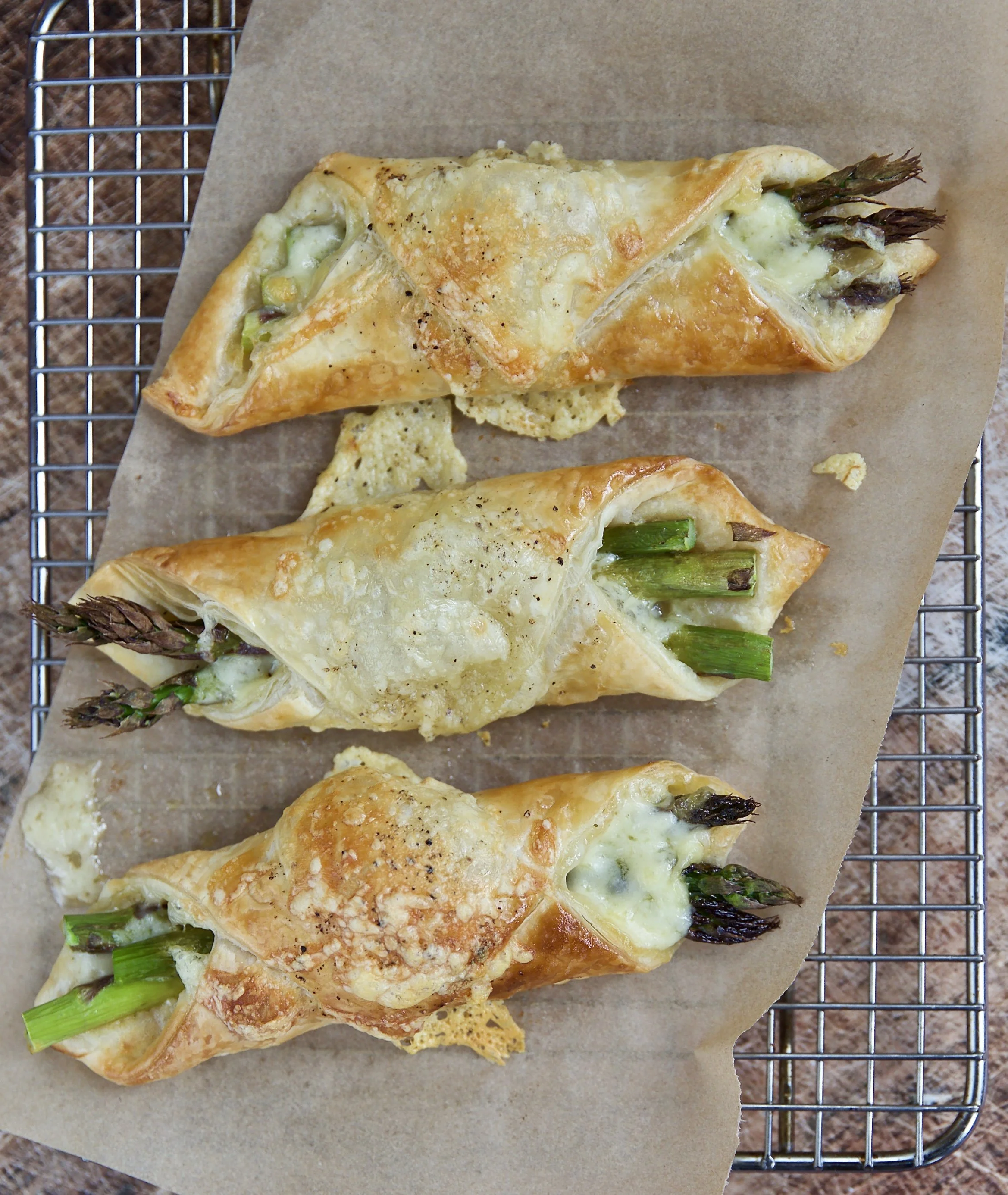 ASPARAGUS, CHEDDAR PASTRY PARCELS