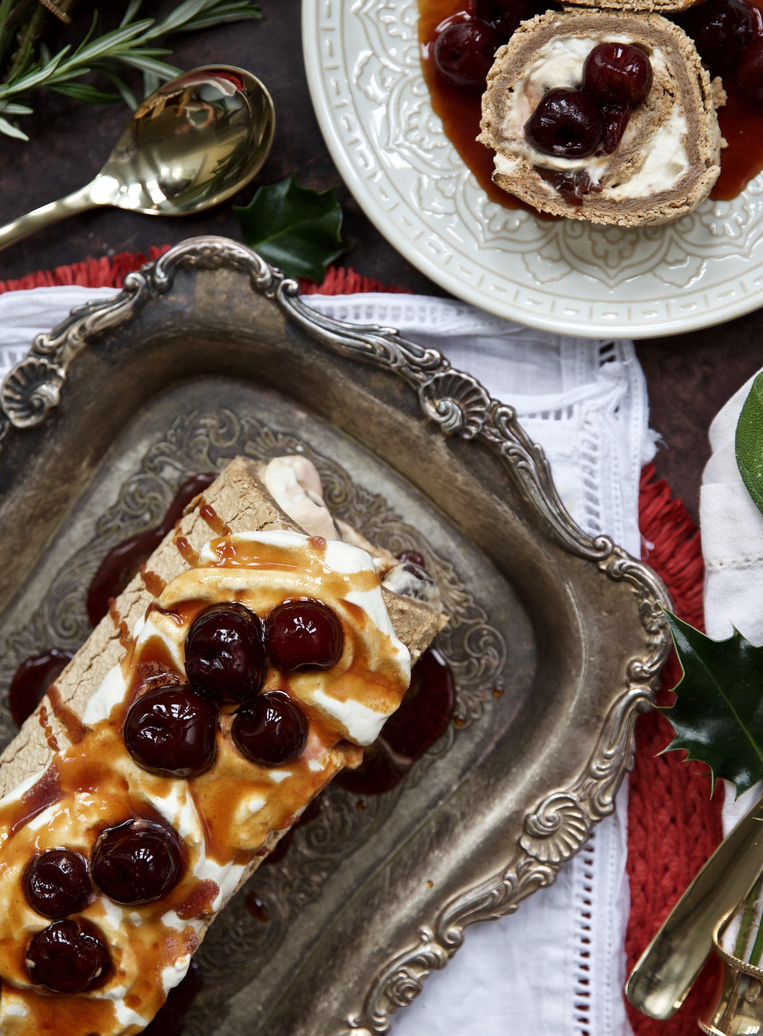 BROWN SUGAR ROULADE WITH CHERRIES
