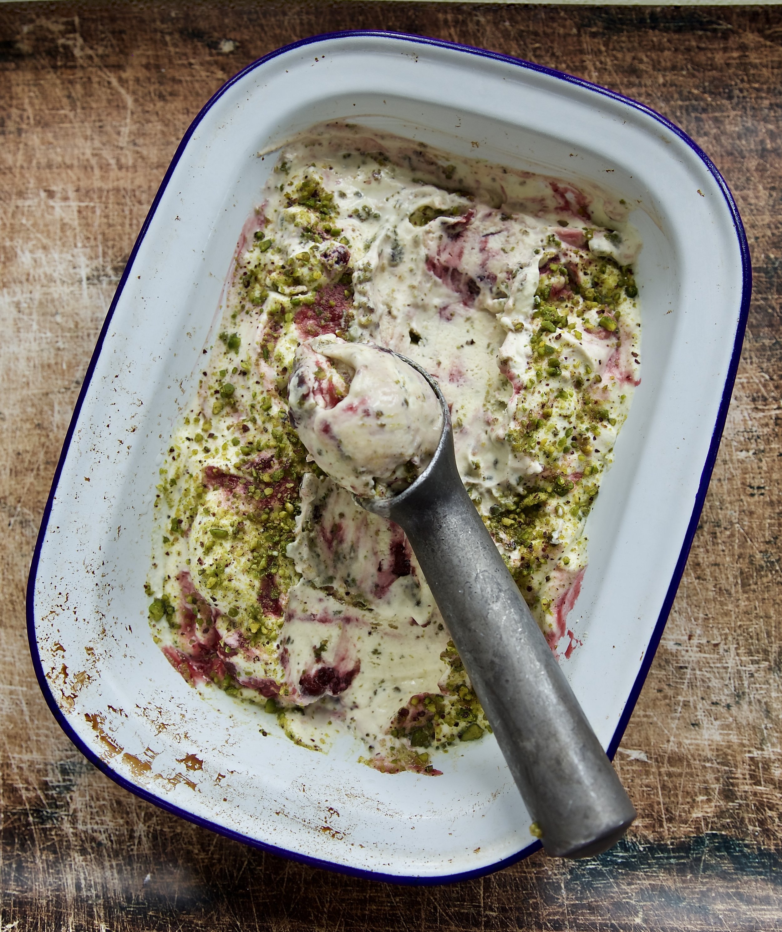 NO CHURN CHERRY AND PISTACHIO ICE CREAM 