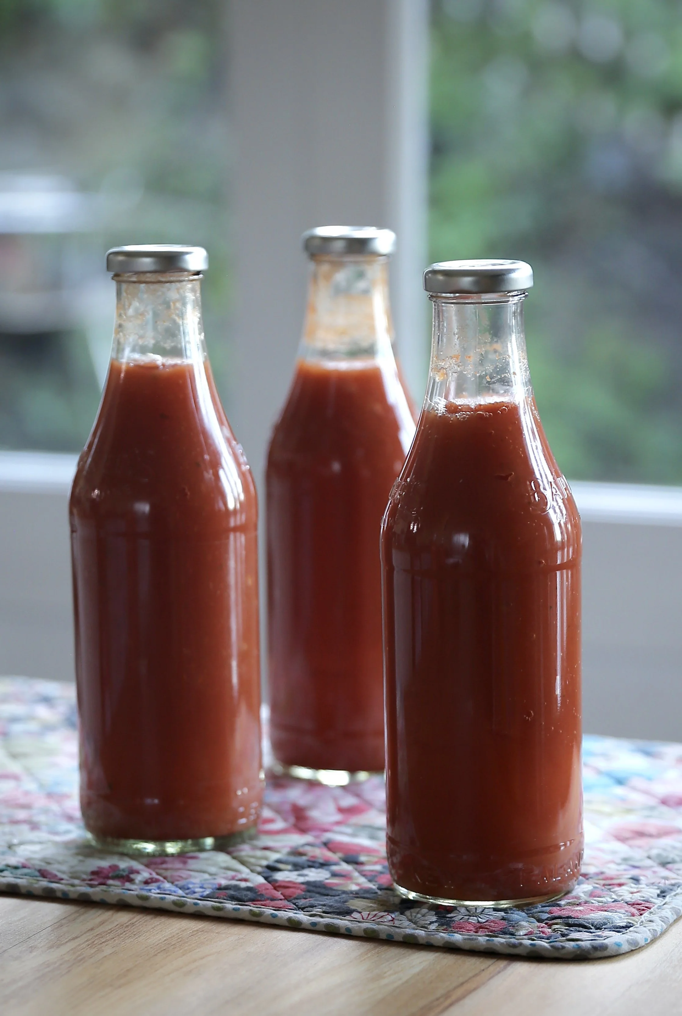 Homemade Tomato Passata (Oven Bottled)