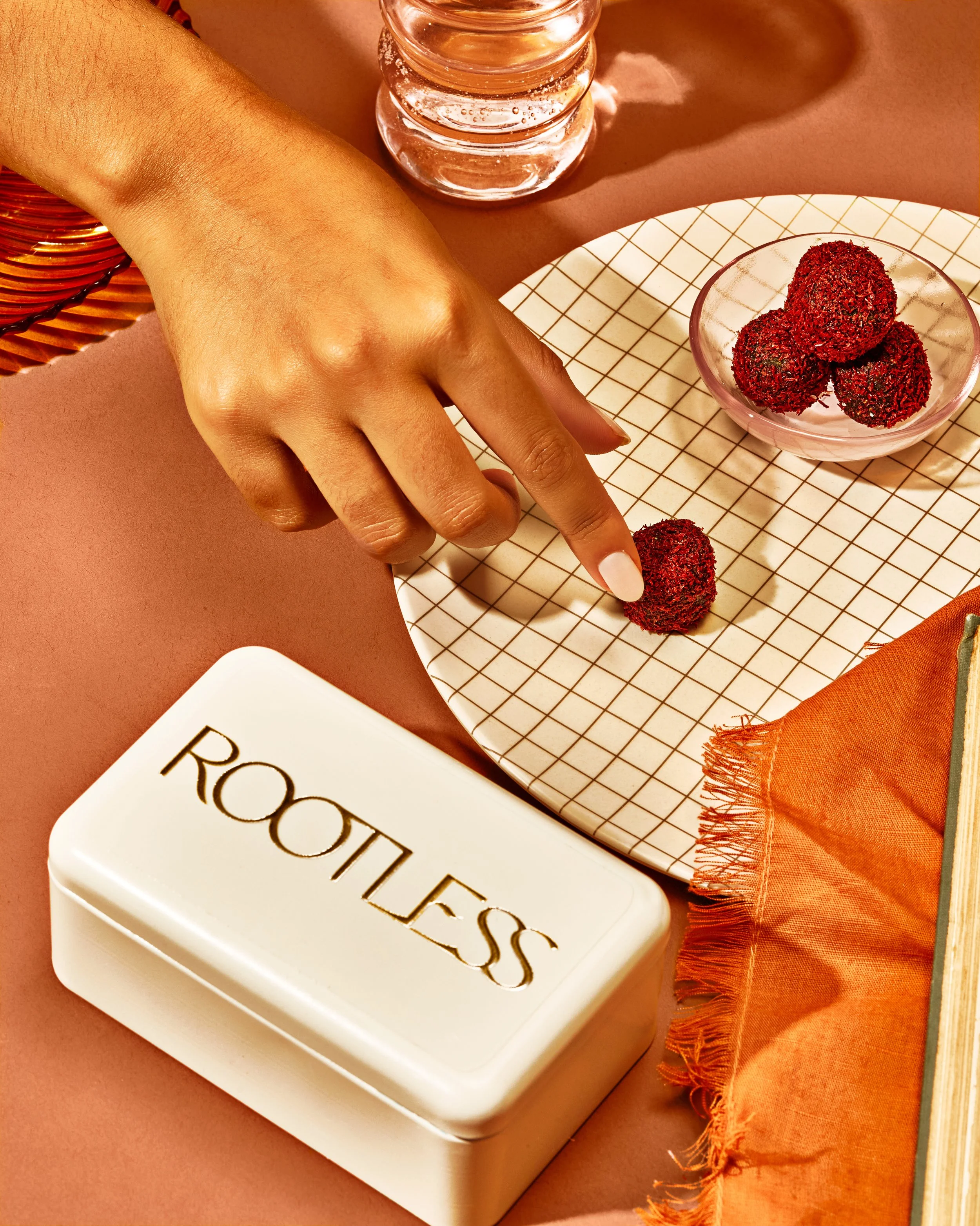 081921_CG_Rootless_03_BiteTinStillLife_2429.jpg