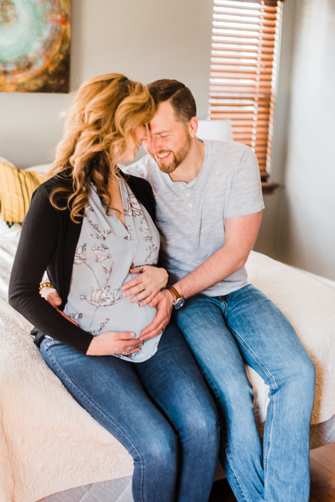 FIRST BABY LIFESTYLE MATERNITY CHICAGO PHOTOGRAPHER-11.jpg